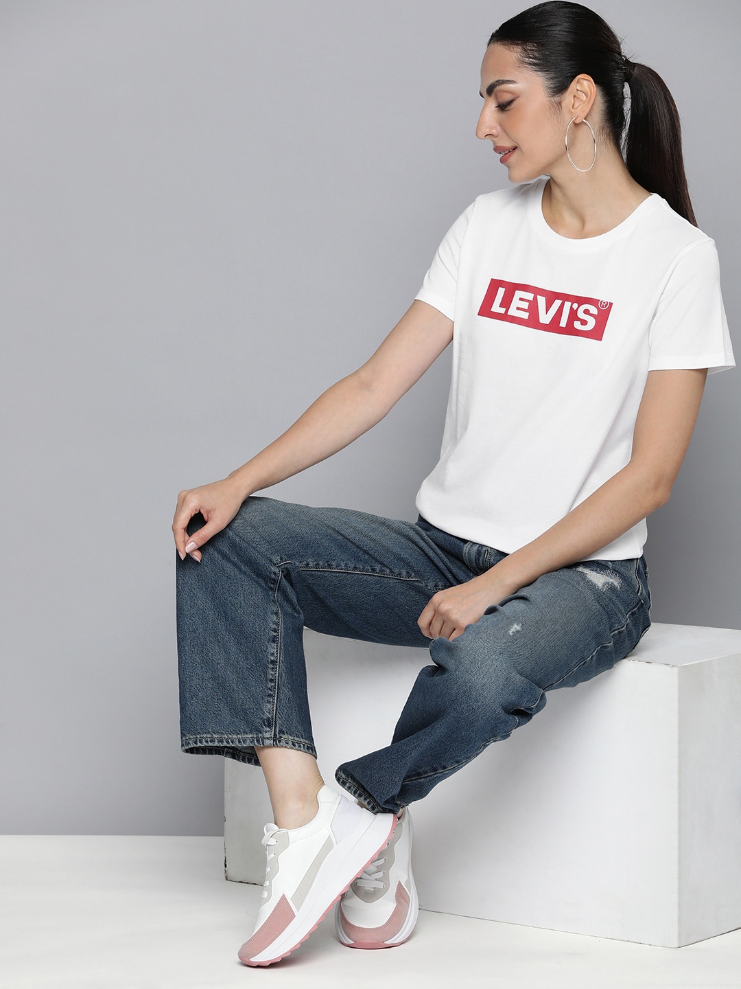 

Levis Brand Logo Printed Pure Cotton T-shirt, White