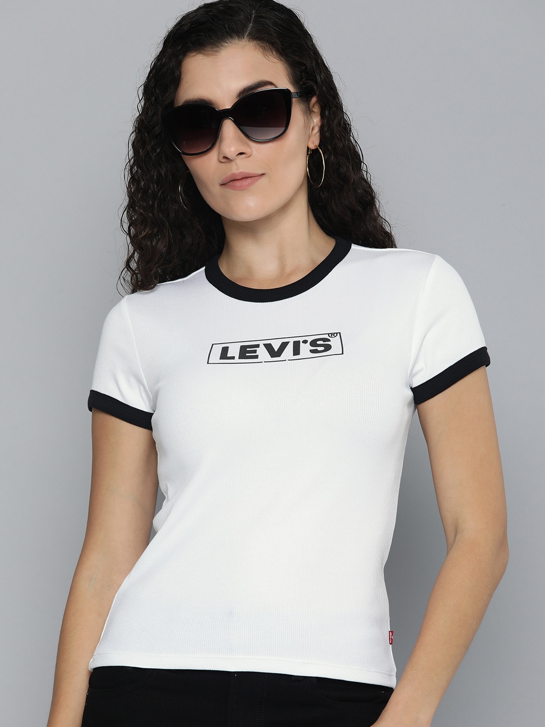 

Levis Brand Logo Printed Slim Fit T-shirt, White