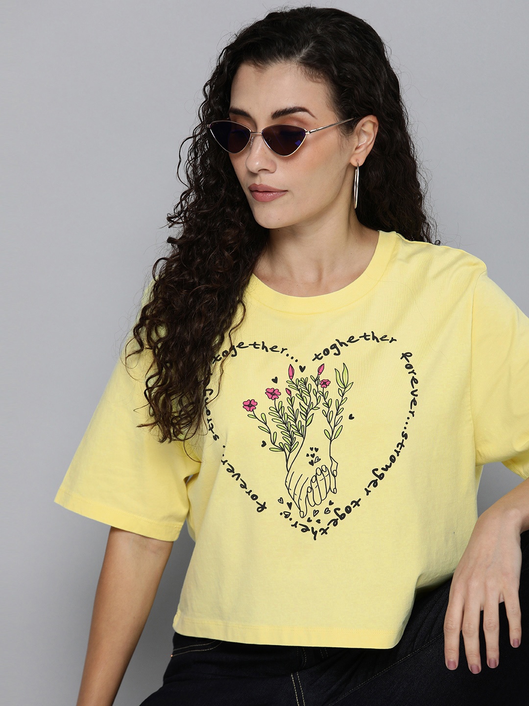 

Levis Graphic Printed Drop-Shoulder Pure Cotton T-shirt, Yellow
