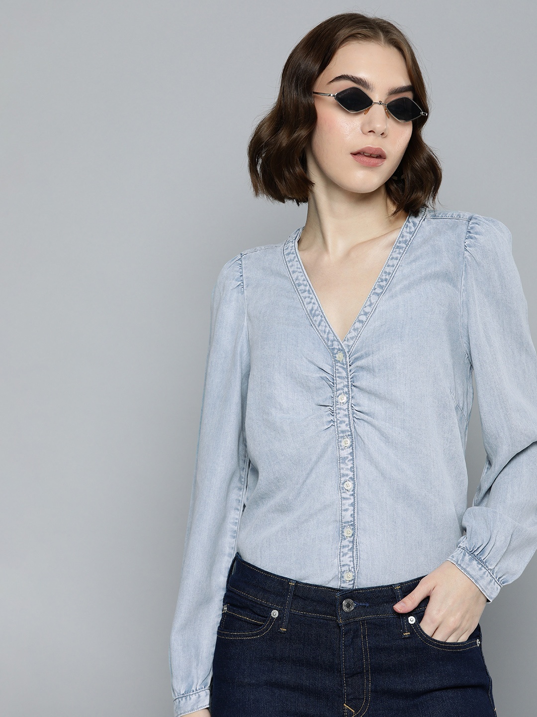 

Levis Chambray Regular Fit Collarless Opaque Casual Shirt, Blue