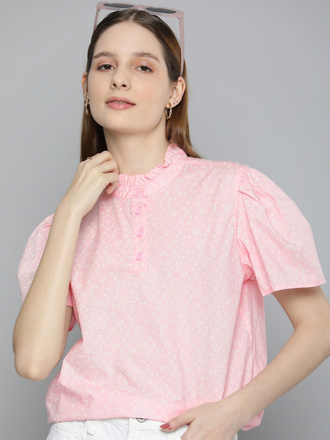 

Levis Printed High-Neck Regular Top, Pink