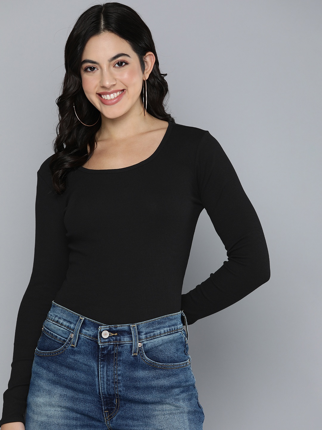 

Levis Solid Long Sleeves Slim Fit T-shirt, Black