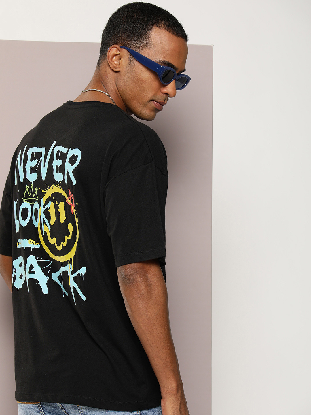 

Kook N Keech Men Typography Printed Drop-Shoulder Sleeves Pure Cotton T-shirt, Black