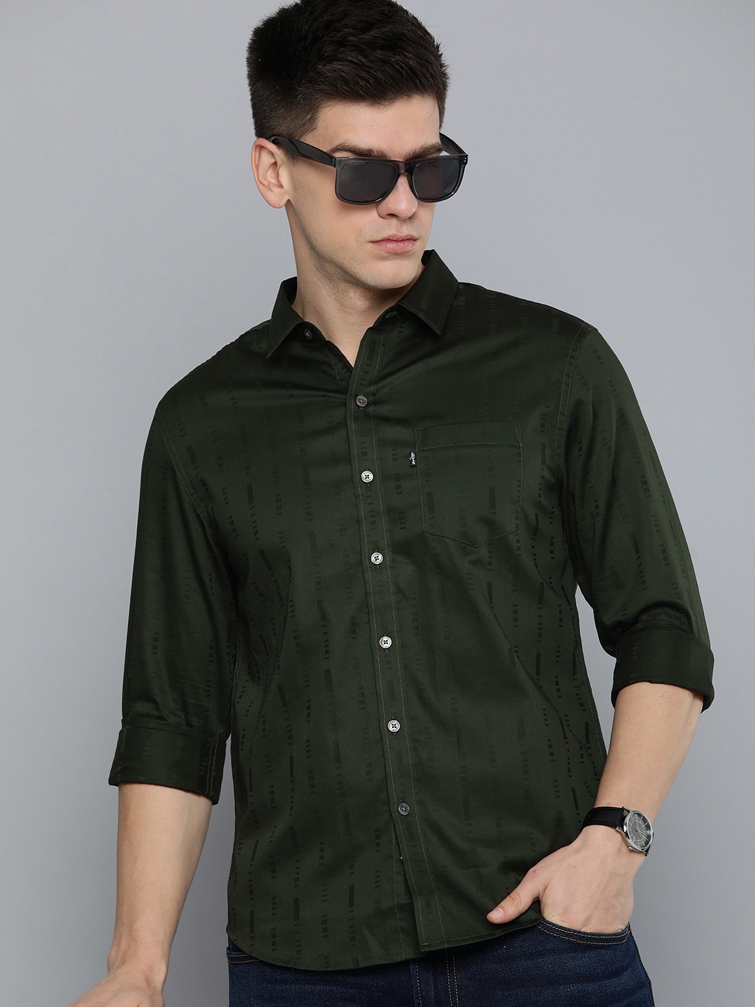 

Levis Pure Cotton Self Design Textured Slim Fit Casual Shirt, Green