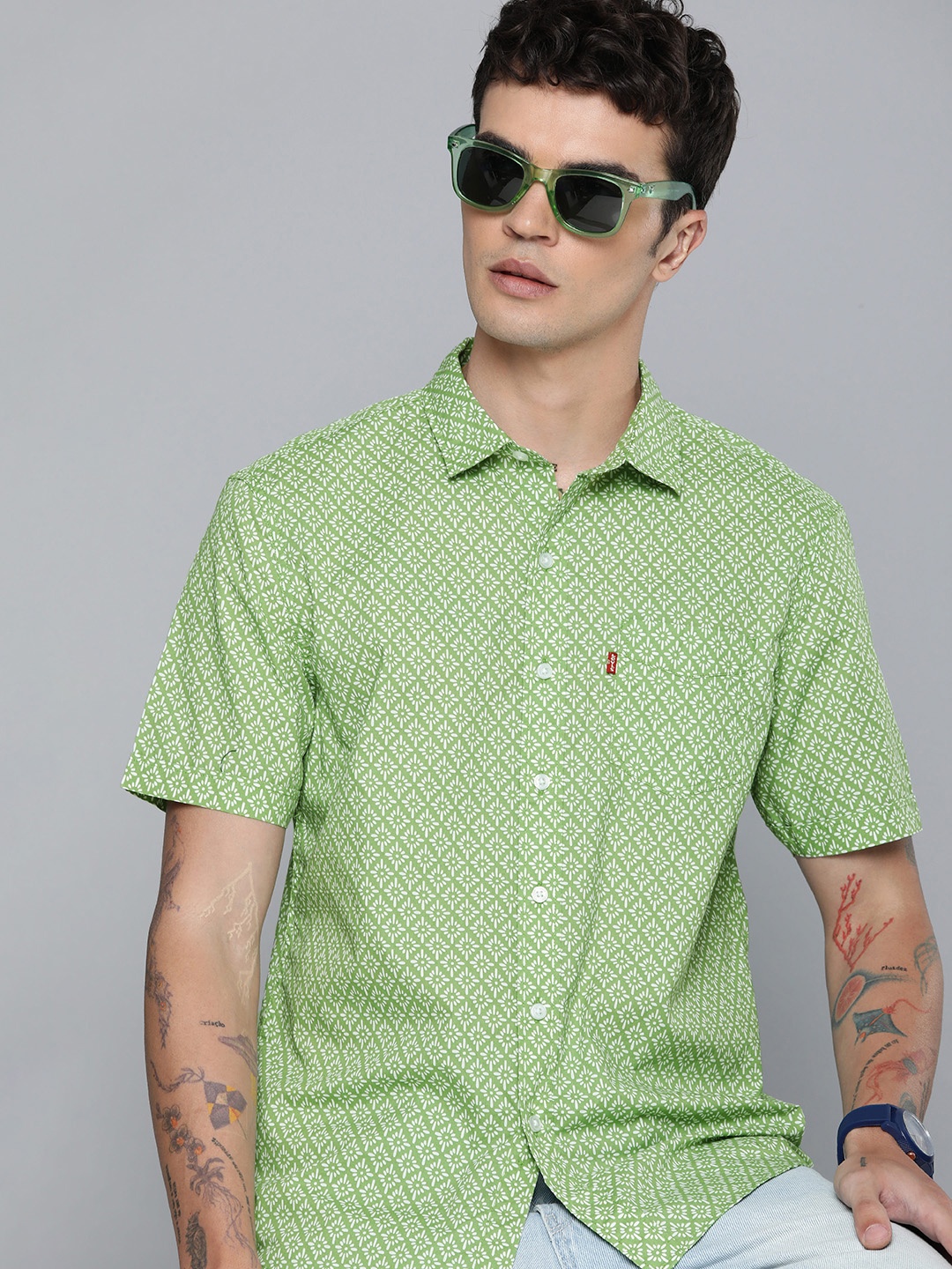 

Levis Slim Fit Geometric Printed Pure Cotton Casual Shirt, Green