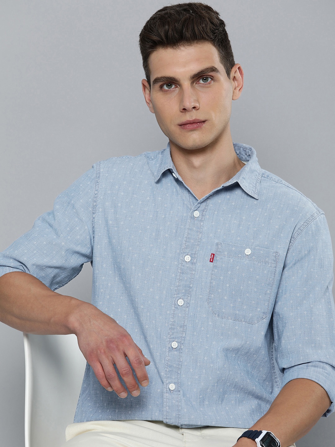 

Levis Men Slim Fit Pure Cotton Chambray Casual Shirt, Blue