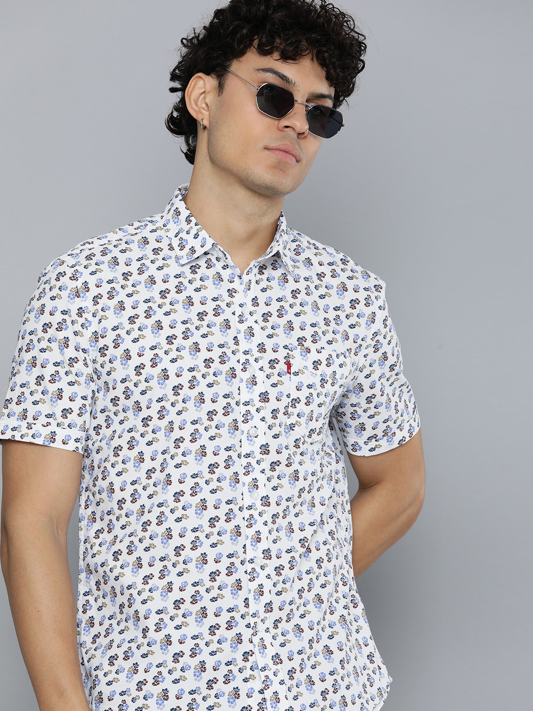 

Levis Pure Cotton Slim Fit Floral Opaque Printed Casual Shirt, White