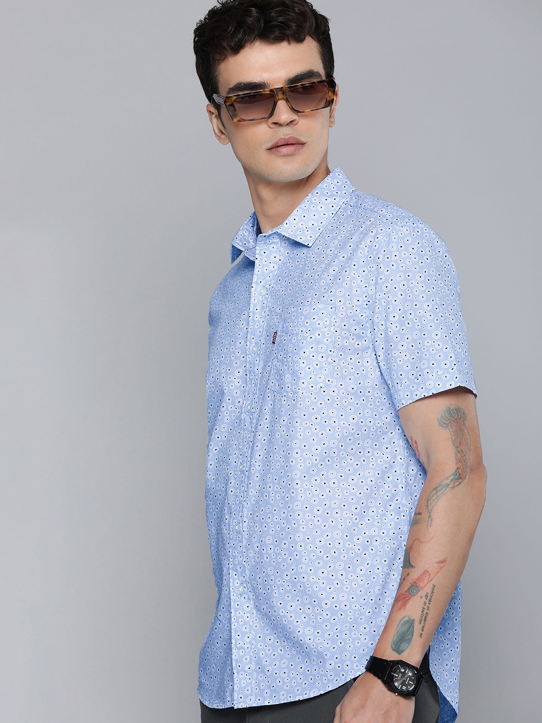 

Levis Slim Fit Geometric Printed Pure Cotton Casual Shirt, Blue