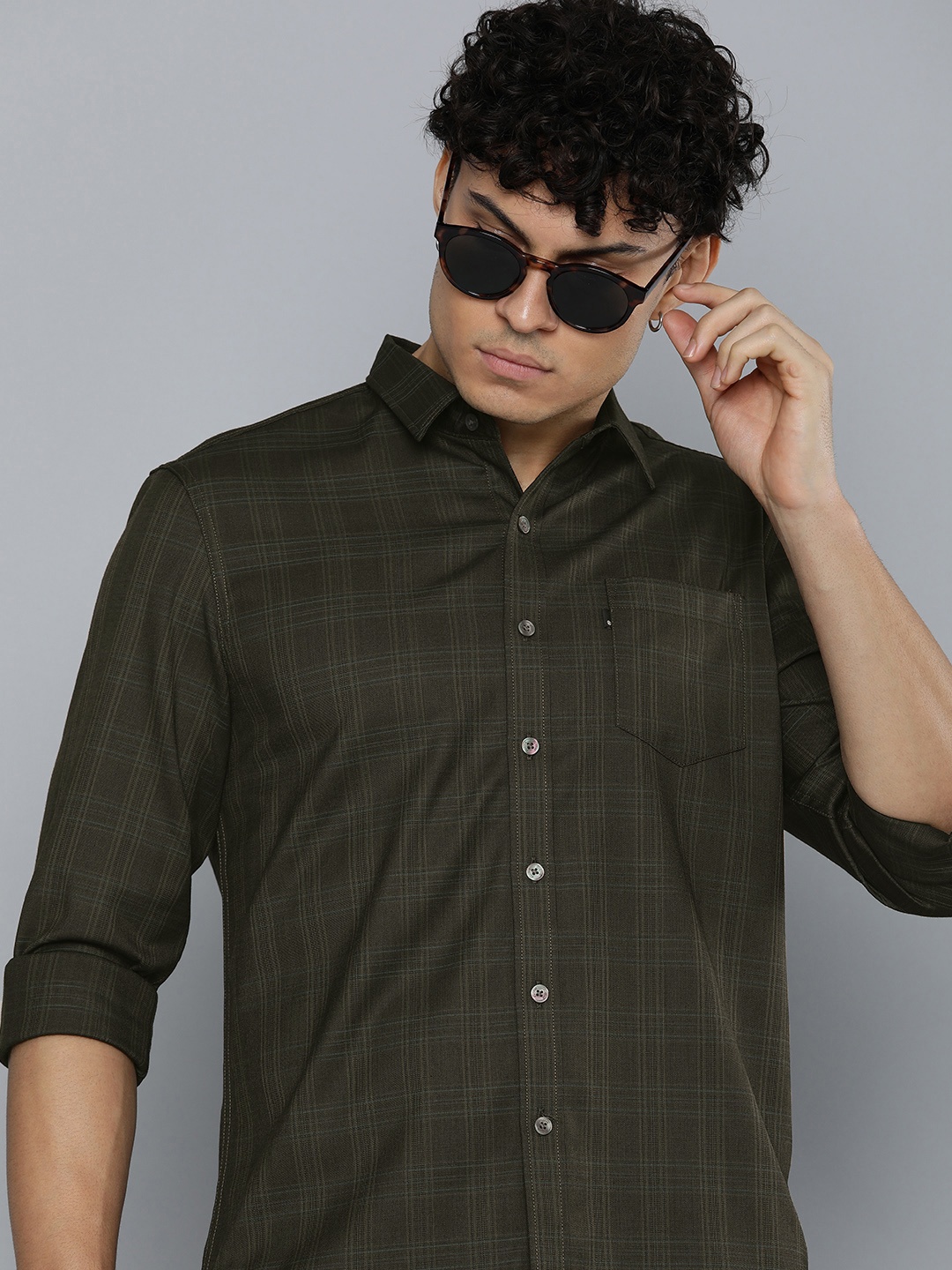 

Levis Men Slim Fit Tartan Checks Casual Shirt, Olive