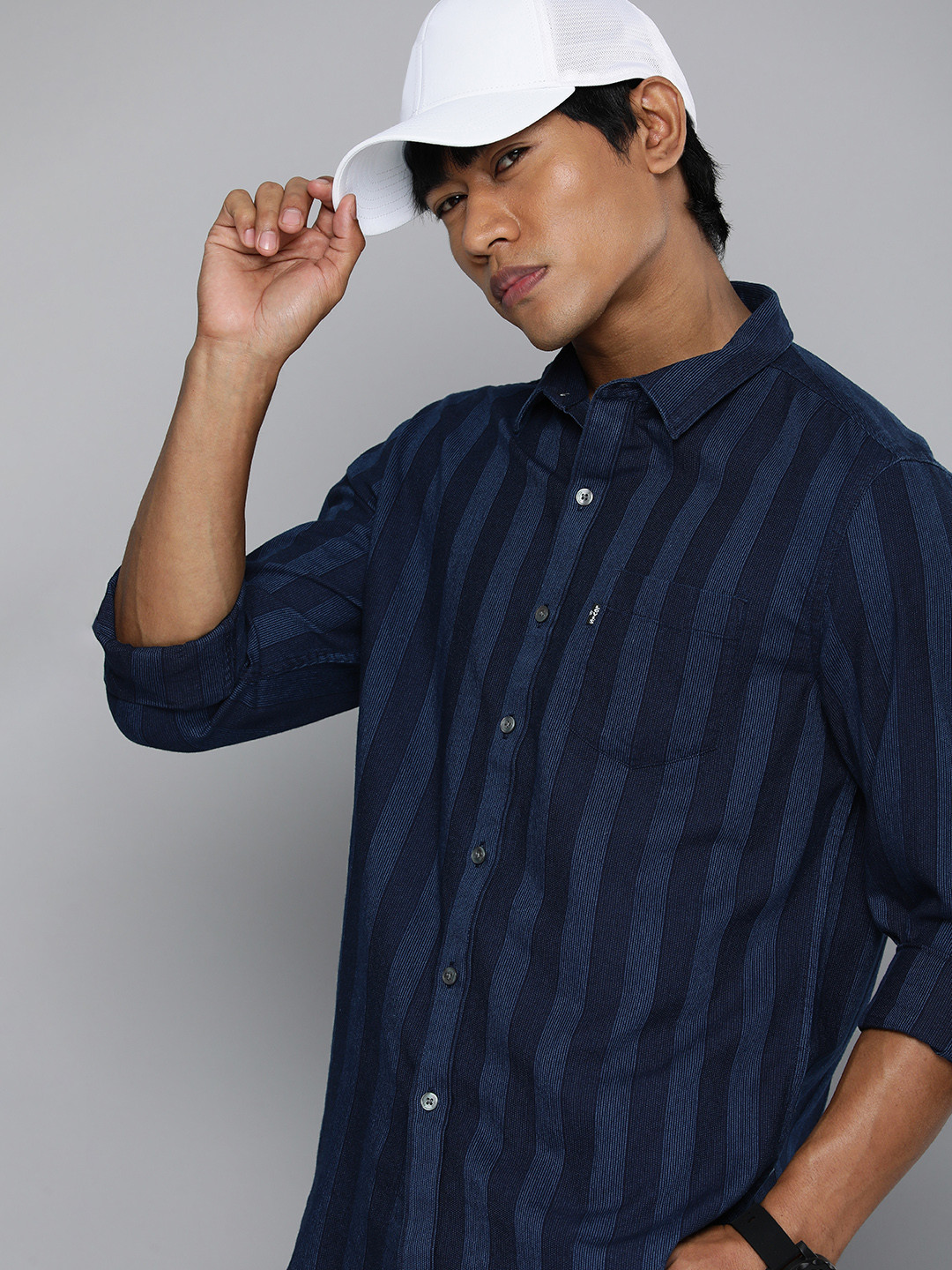 

Levis Pure Cotton Slim Fit Striped Casual Shirt, Navy blue