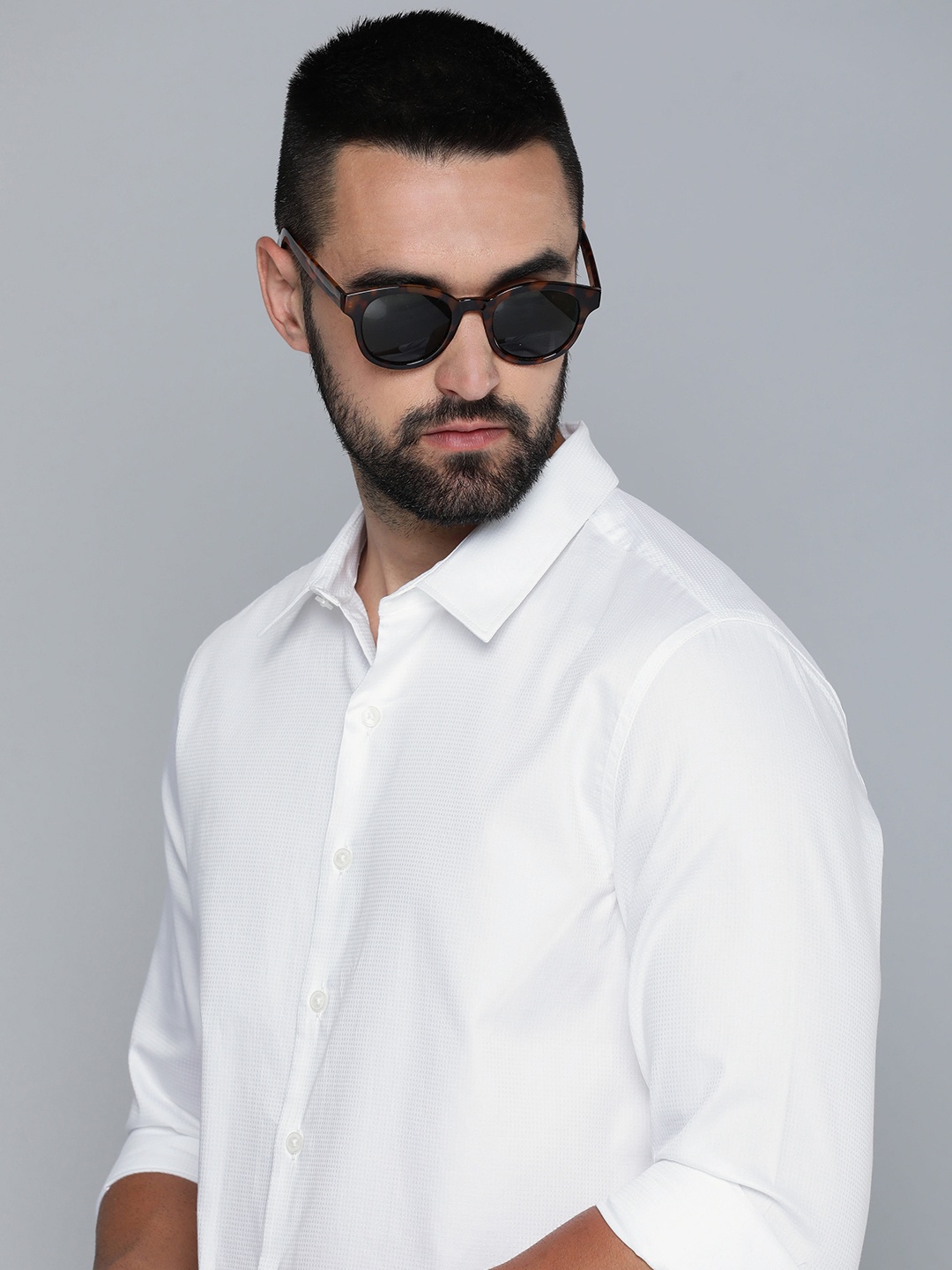 

Levis Pure Cotton Slim Fit Self Design Textured Casual Shirt, White