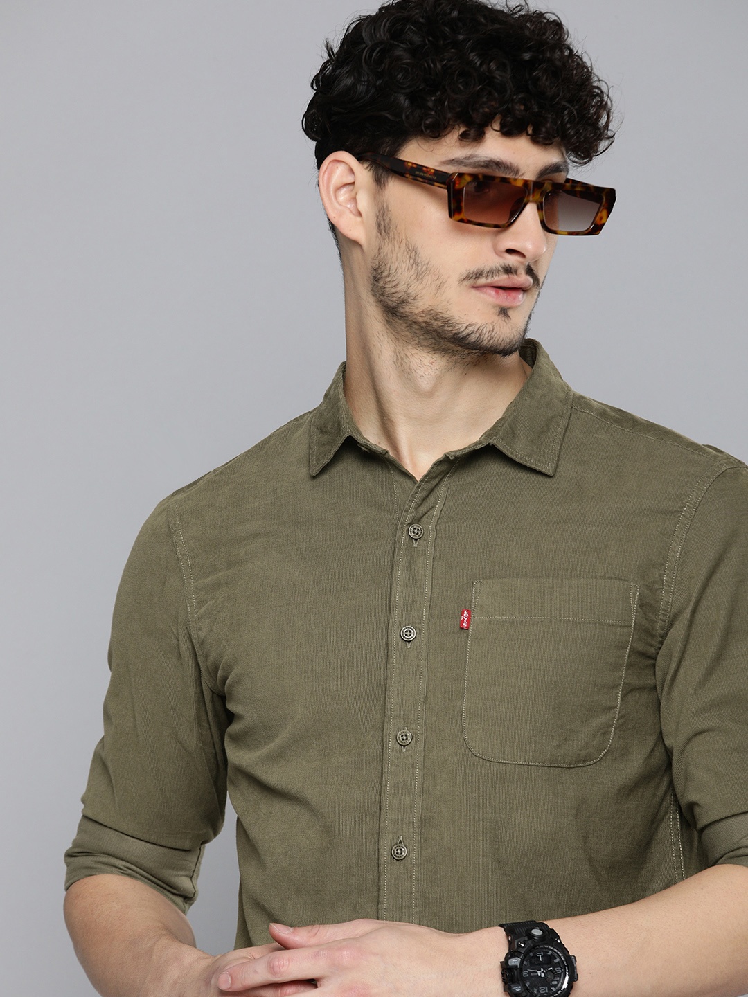 

Levis Solid Spread Collar Pure Cotton Opaque Casual Shirt, Green