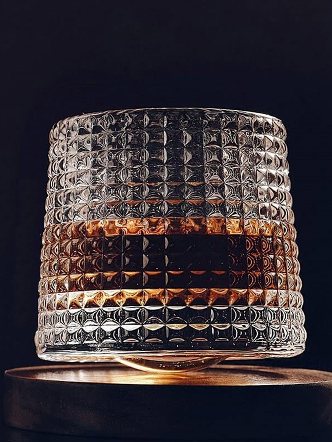 

1219 Avenue 4 Pcs Transparent Textured Rotatable Bottom Whisky Glasses 220 ML Each