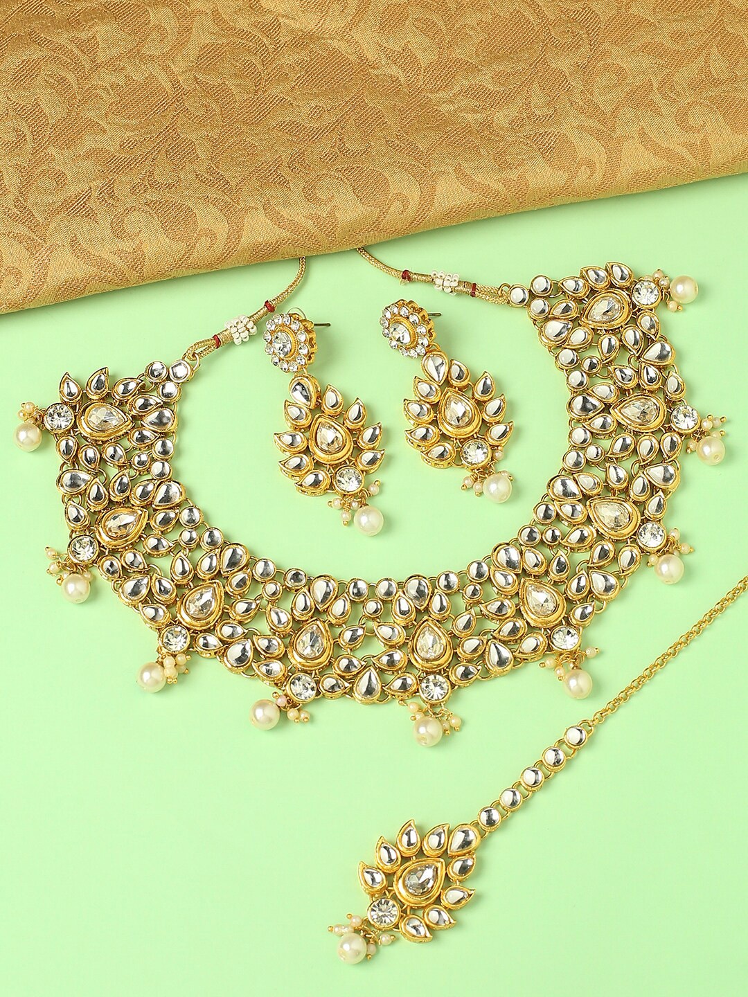 

OOMPH Kundan Studded & Beaded Jewellery Set, Gold