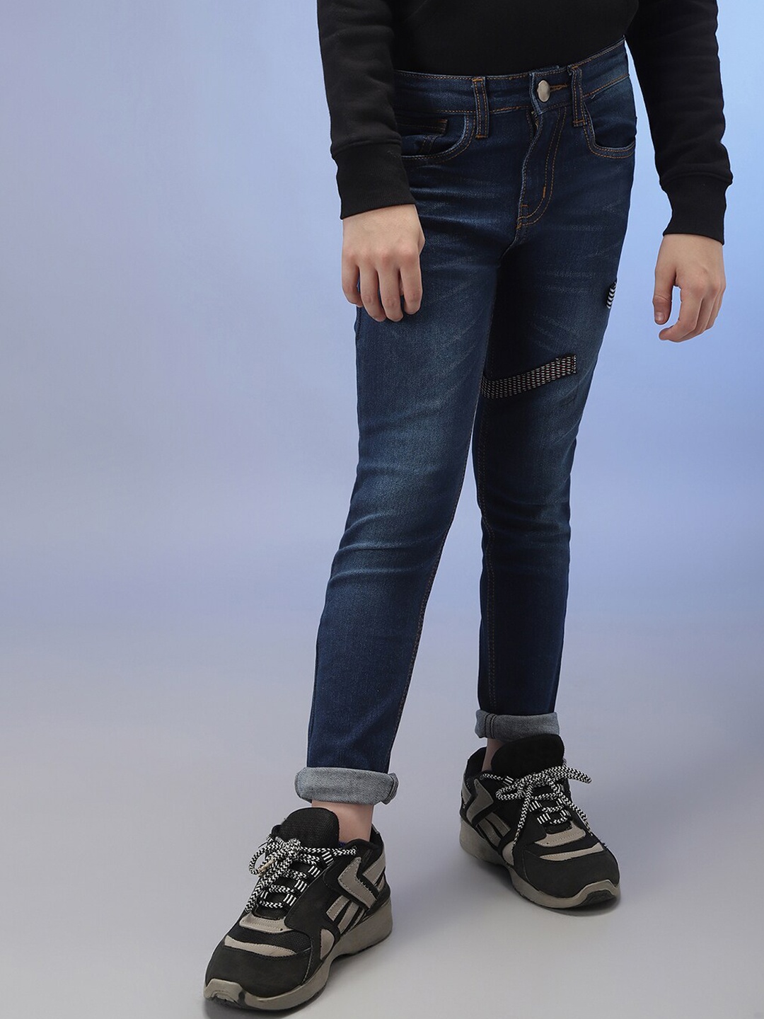 

Instafab Boys Smart Slim Fit Clean Look Mid-Rise Applique Cotton Jeans, Blue