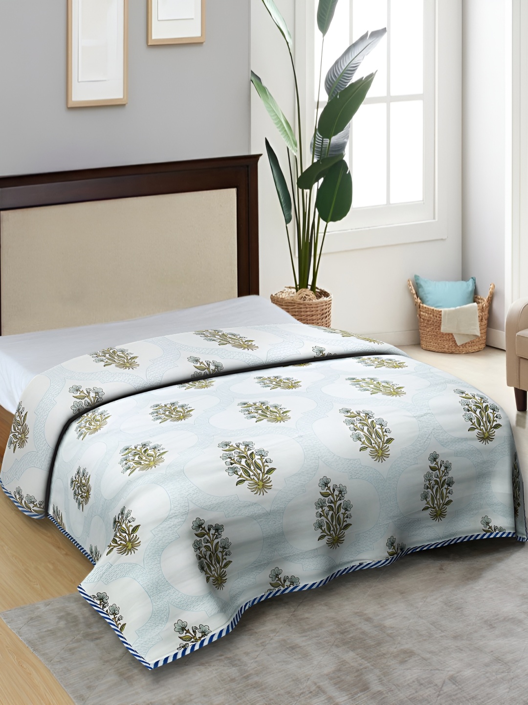 

Texstylers Green & White Floral AC Room 120 GSM Cotton Reversible Double Bed Dohar