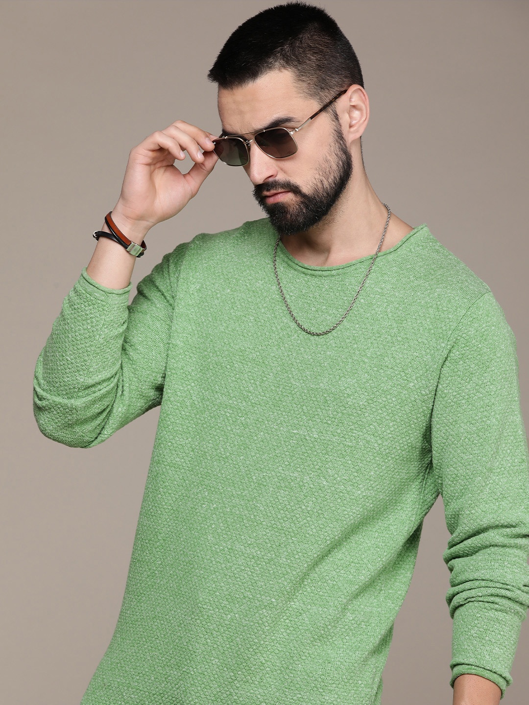 

Roadster Men Solid Pullover Sweater, Green