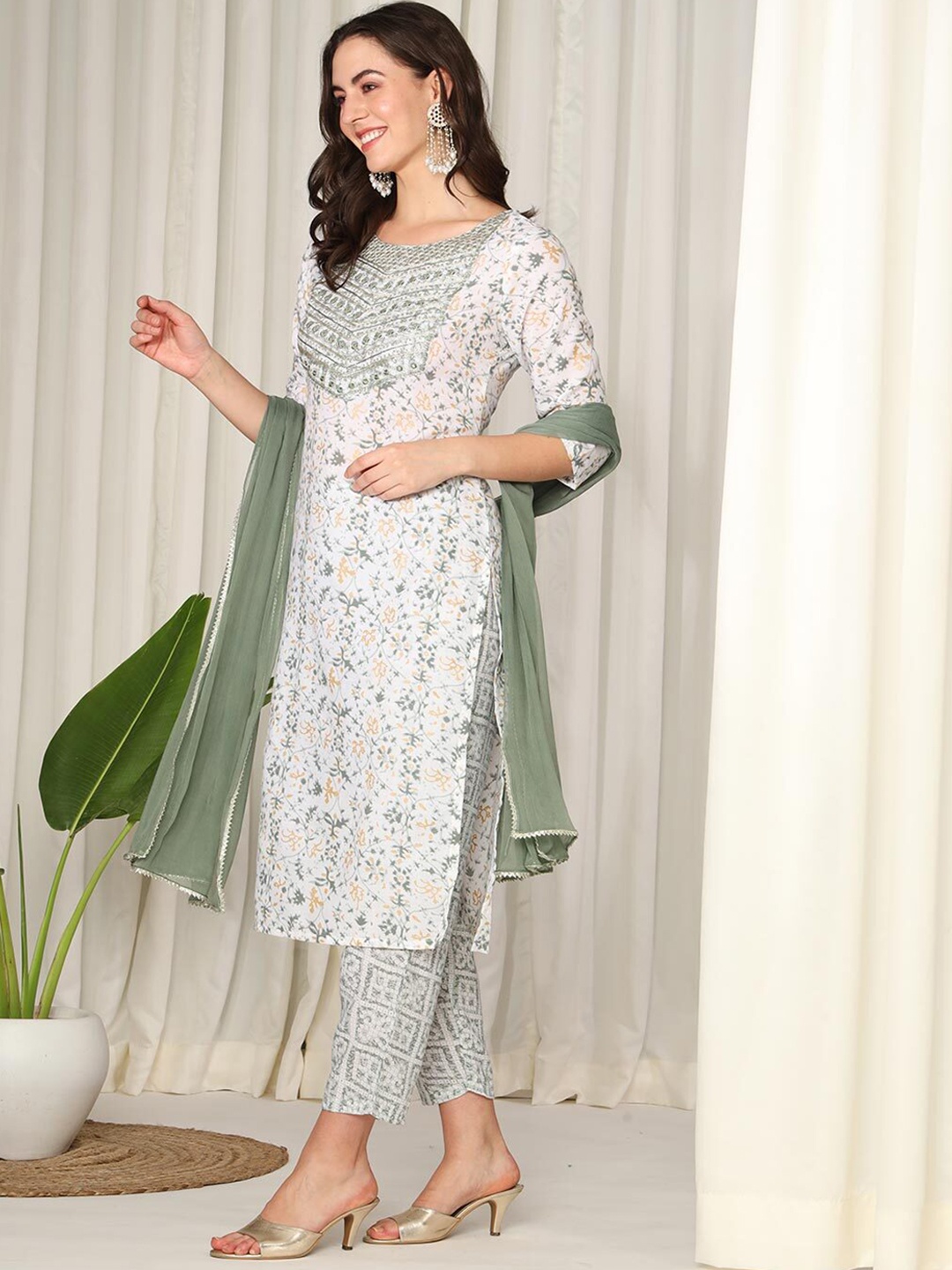 

Navlik Floral Printed Regular Thread Work Pure Cotton Kurta With Trousers & Dupatta, Green