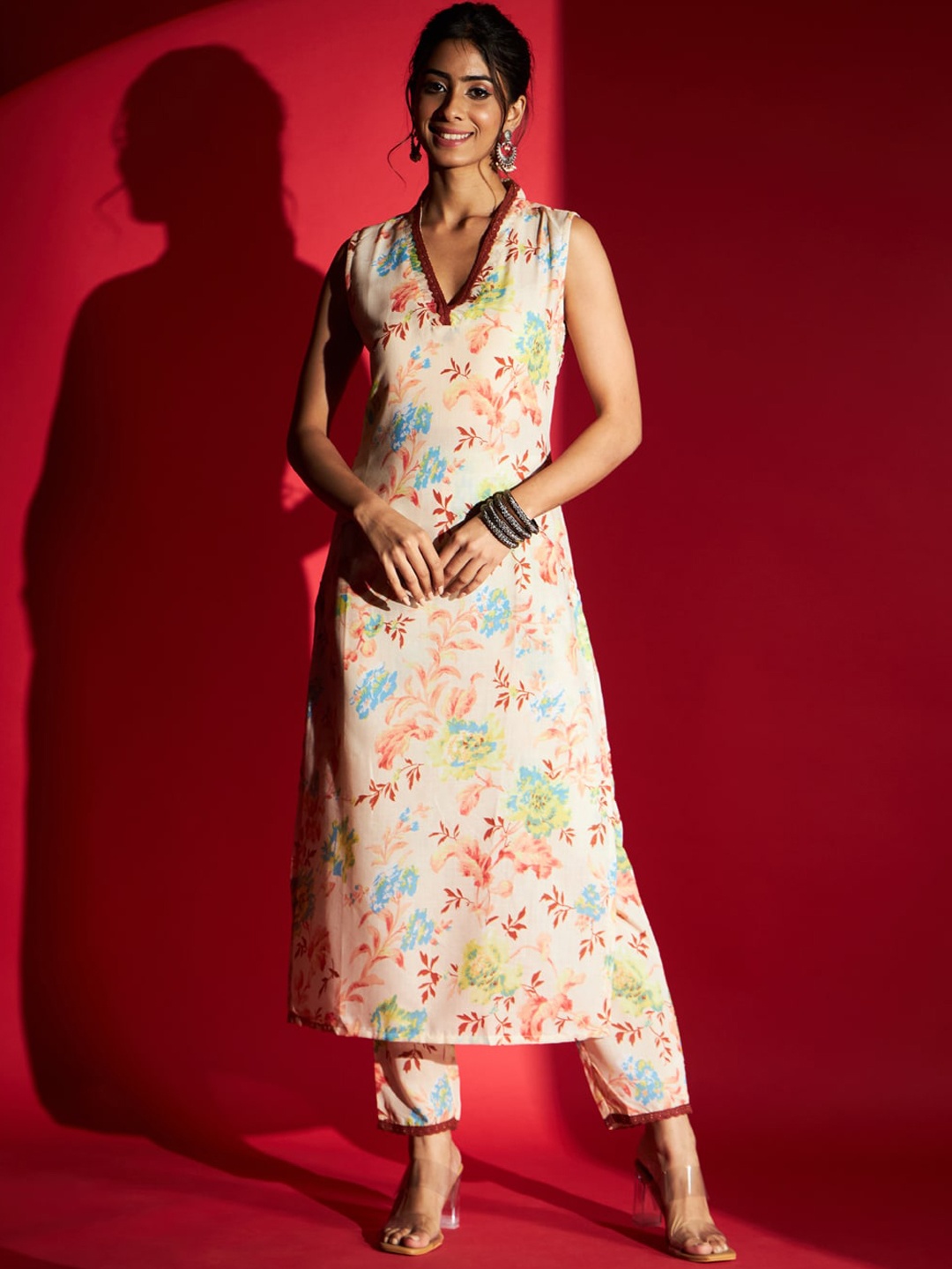 

Navlik Floral Printed Regular Pure Cotton Kurta With Trousers, Peach