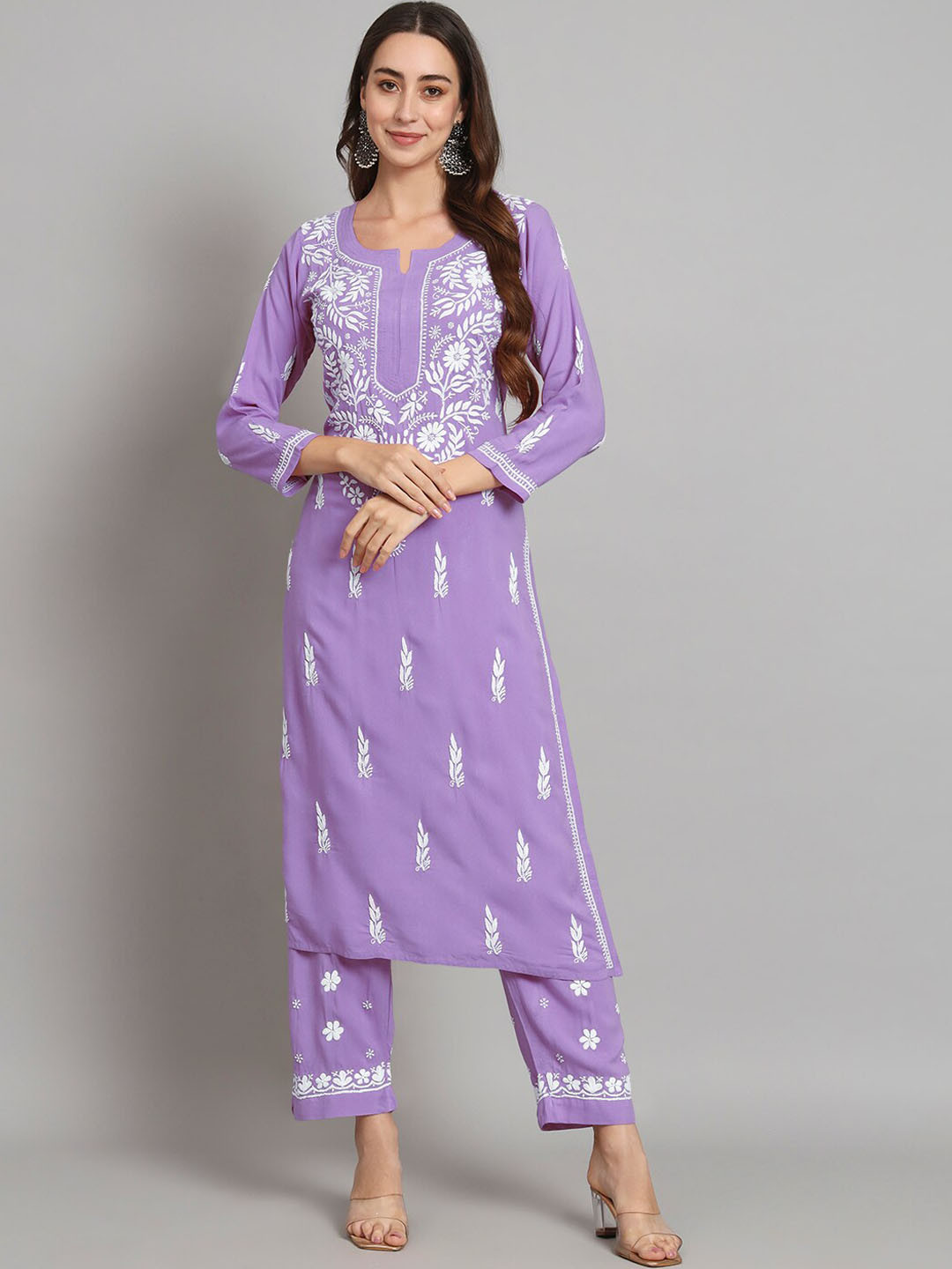 

PARAMOUNT CHIKAN Ethnic Motifs Embroidered Lucknowi Chikankari Kurta with Palazzos, Purple
