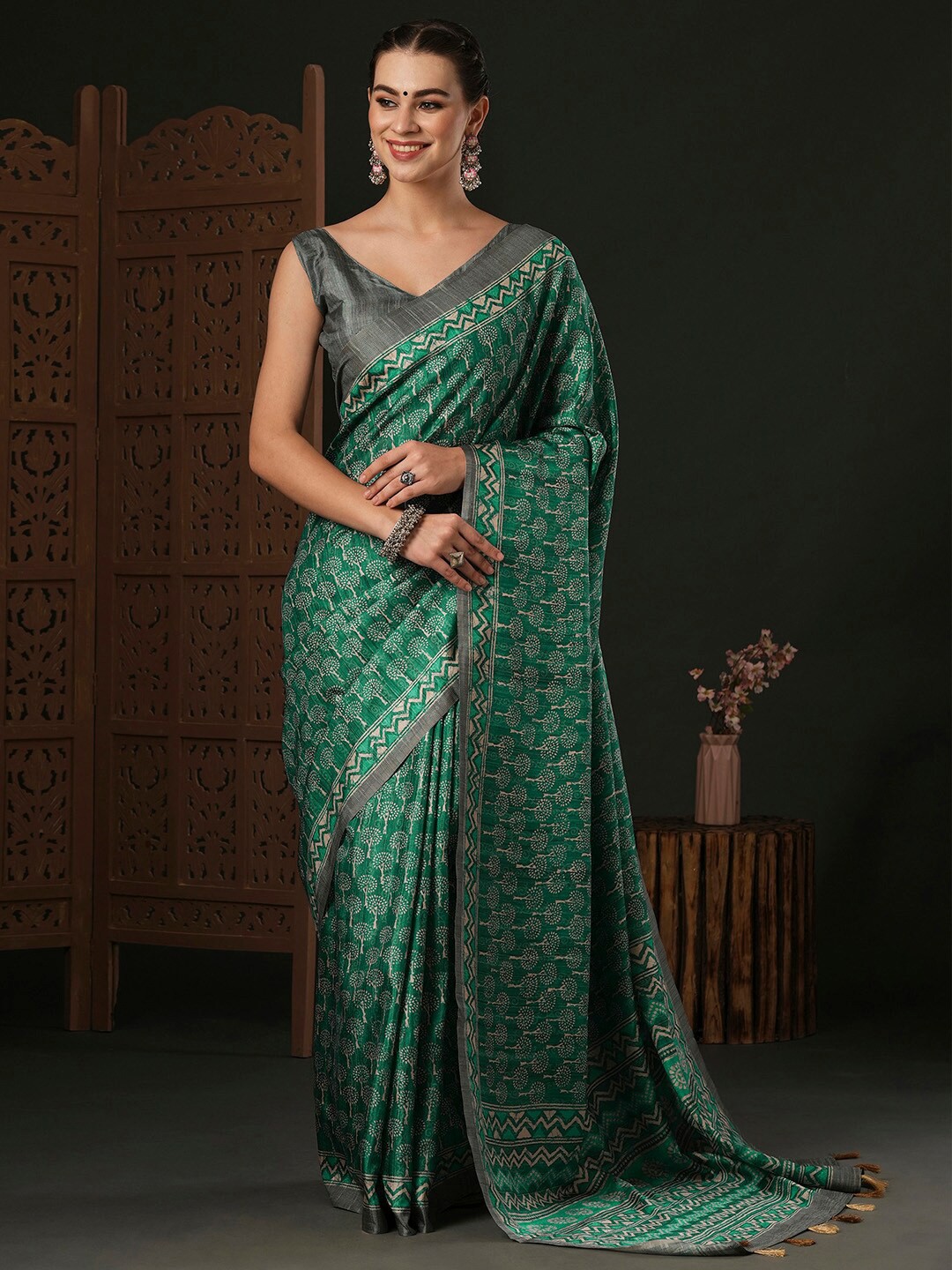 

Anouk Bagh Printed Saree, Green