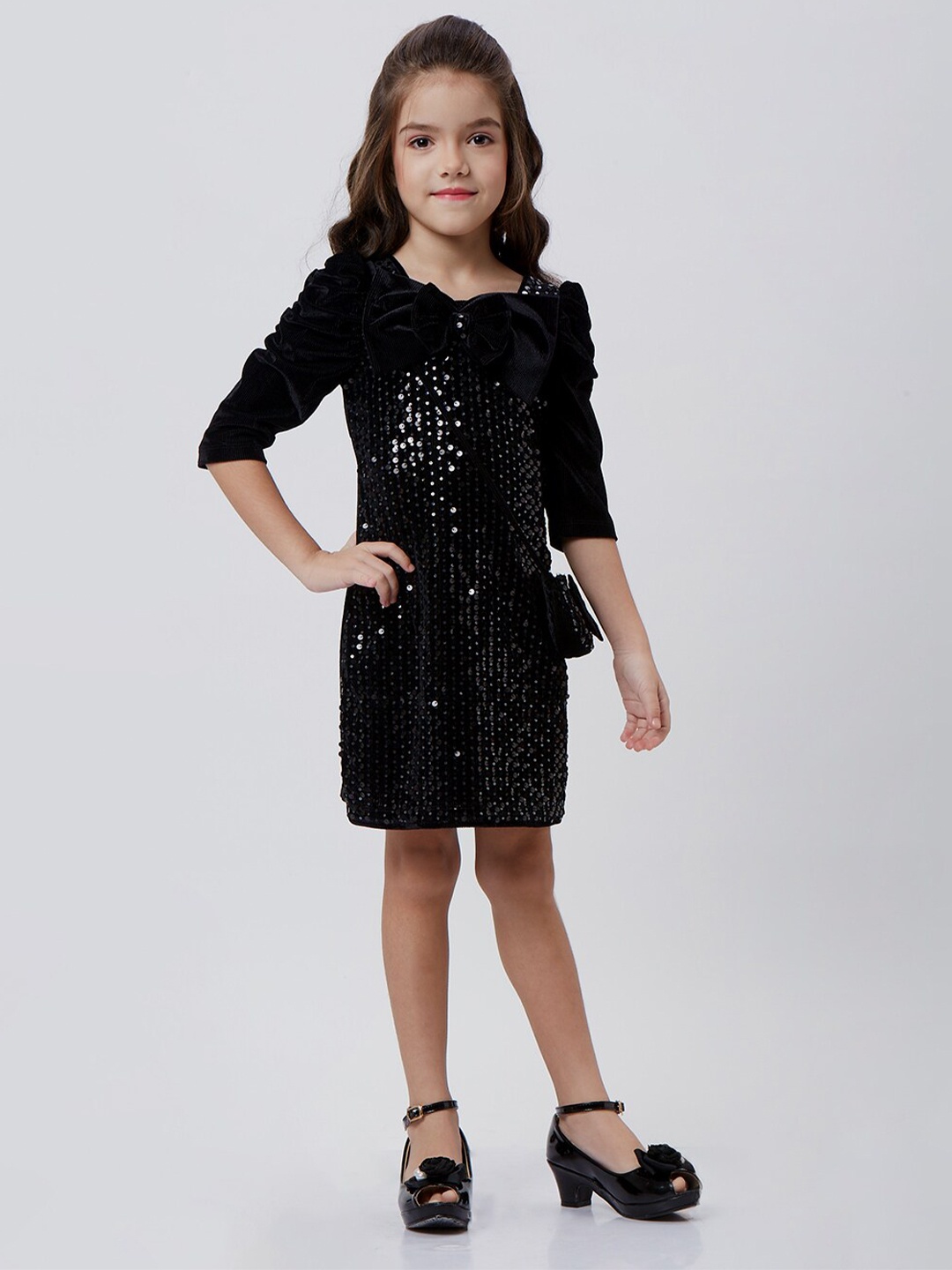 

Peppermint Embellished Velvet Sheath Dress, Black