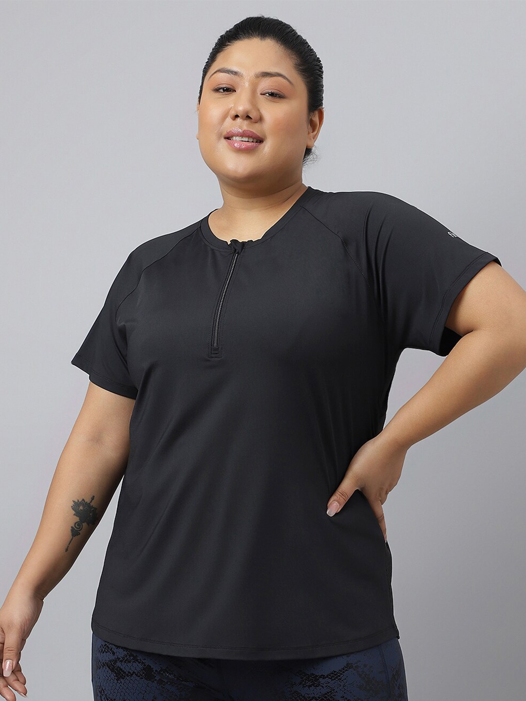 

Fitkin Plus Size Front Zipper Short Sleeve Training T-shirt, Black