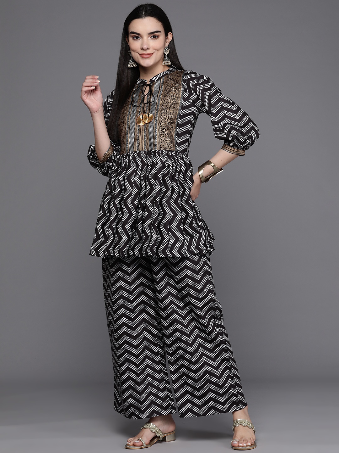 

Ahalyaa Women Printed Ethnic Co-Ords, Black