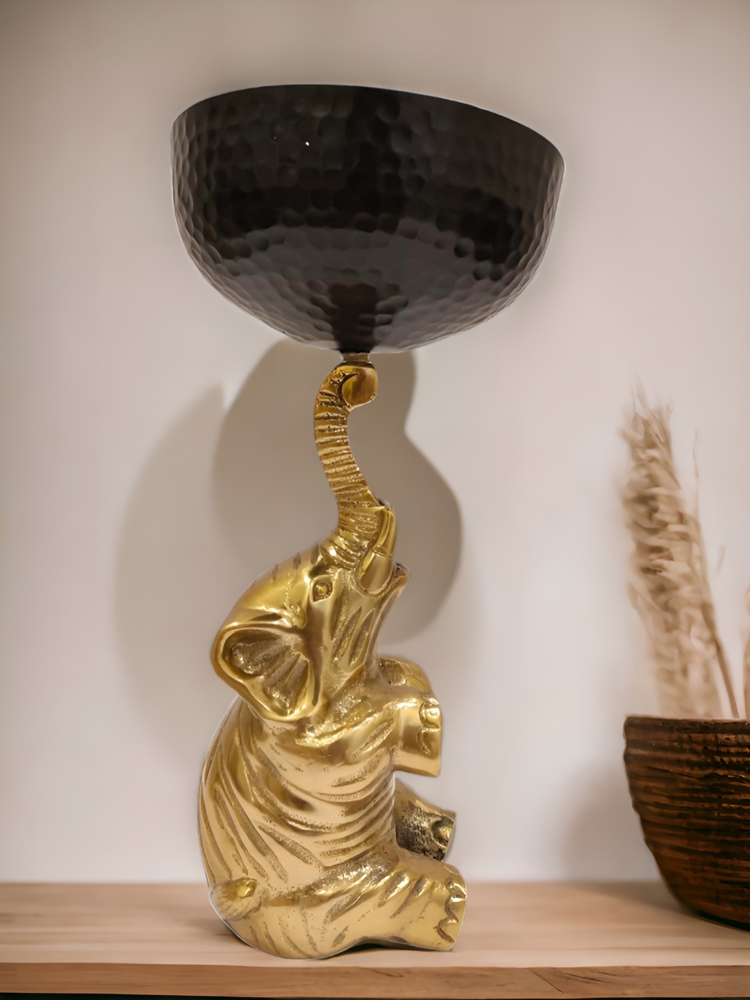 

The Artage Gold-Toned Elephant Bowl Showpiece