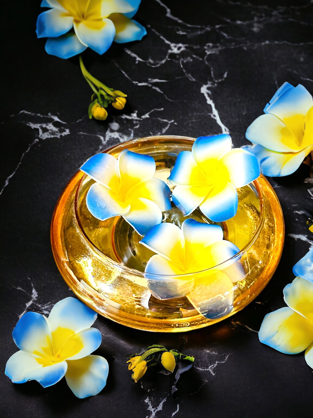 

BS AMOR Yellow & Blue 4 Pieces Glass Urli Vase With Flowers