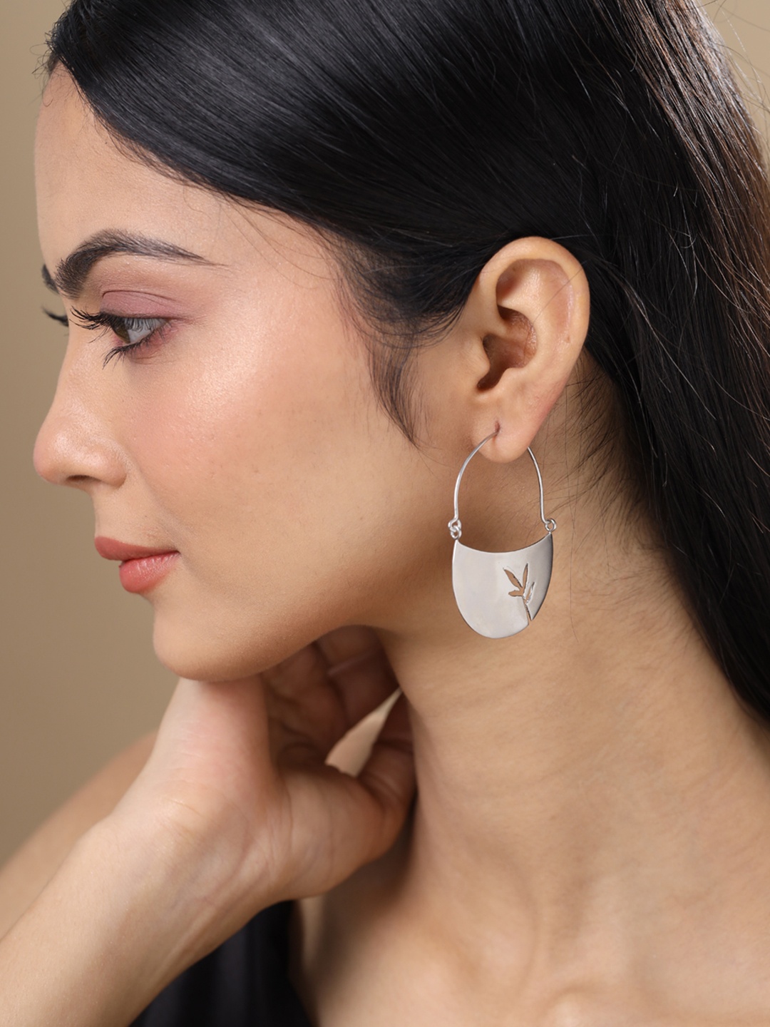 

Kicky And Perky 925 Sterling Silver Leaf Shaped Hoop Earrings