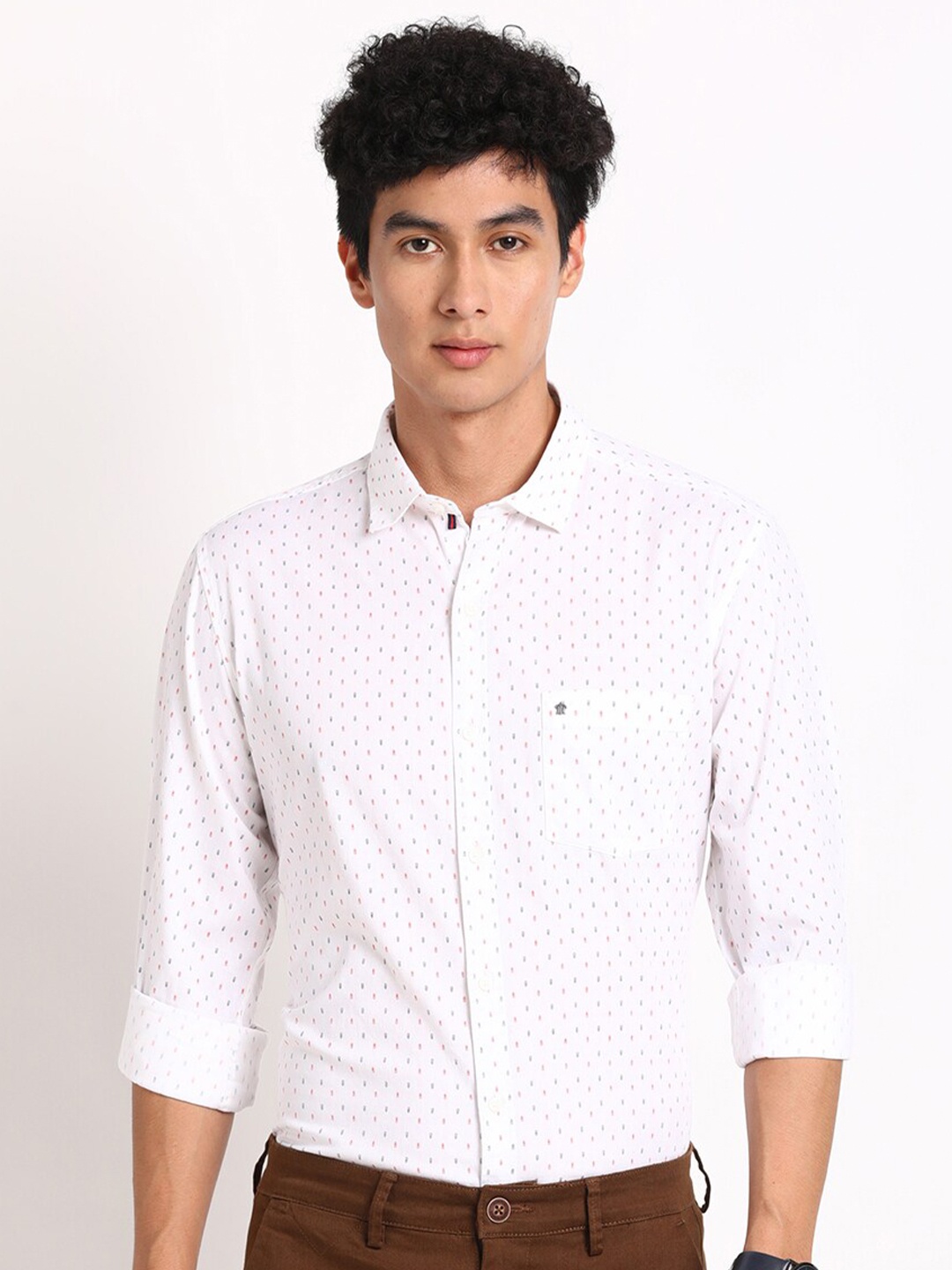 

Turtle Printed Standard Slim Fit Cotton Casual Shirt, White