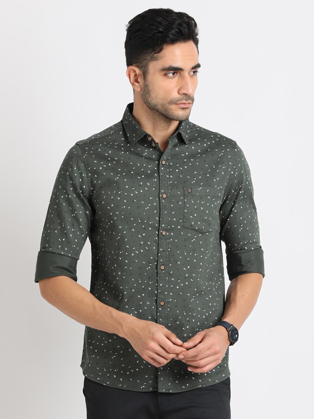 

Turtle Printed Standard Slim Fit Cotton Casual Shirt, Olive