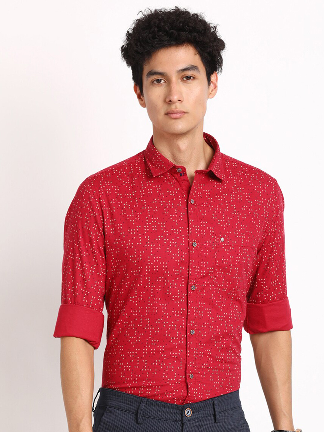 

Turtle Standard Slim Fit Micro Ditsy Printed Pure Cotton Casual Shirt, Red