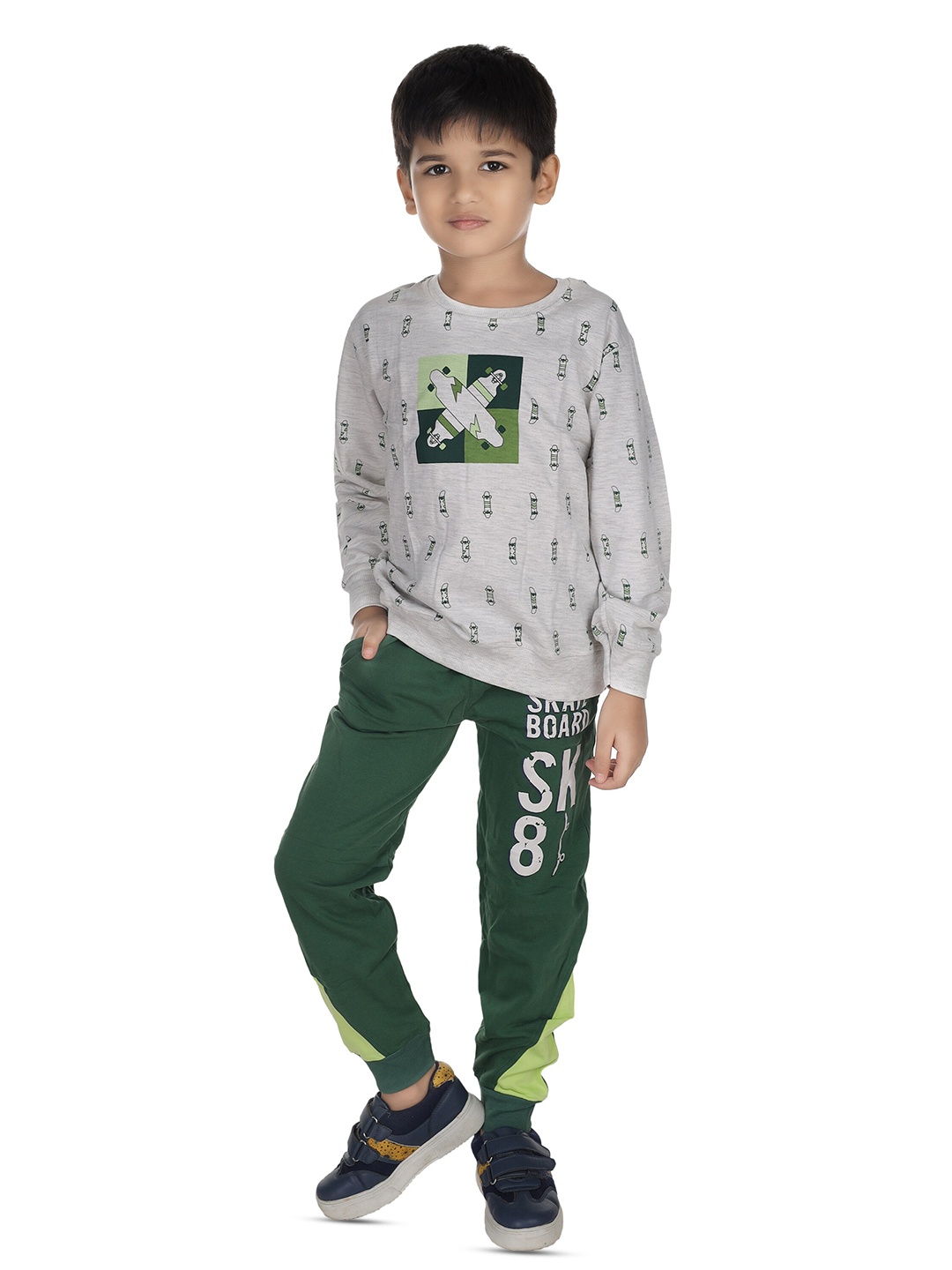 

Nottie Planet Boys Conversational Printed Sweatshirt With Pyjamas, Green