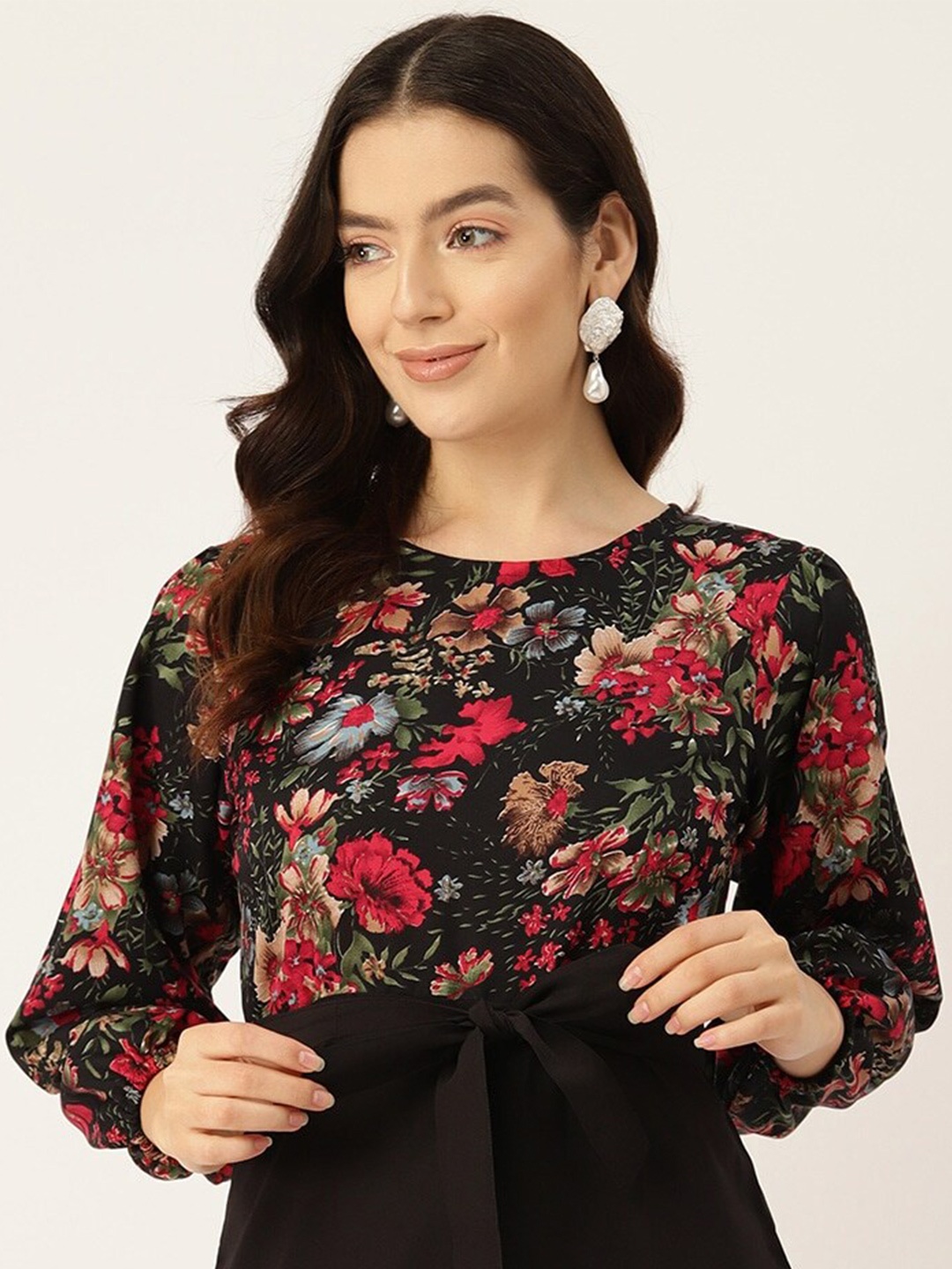 

Sleek Italia Floral Printed Round Neck Playsuit Jumpsuit, Black