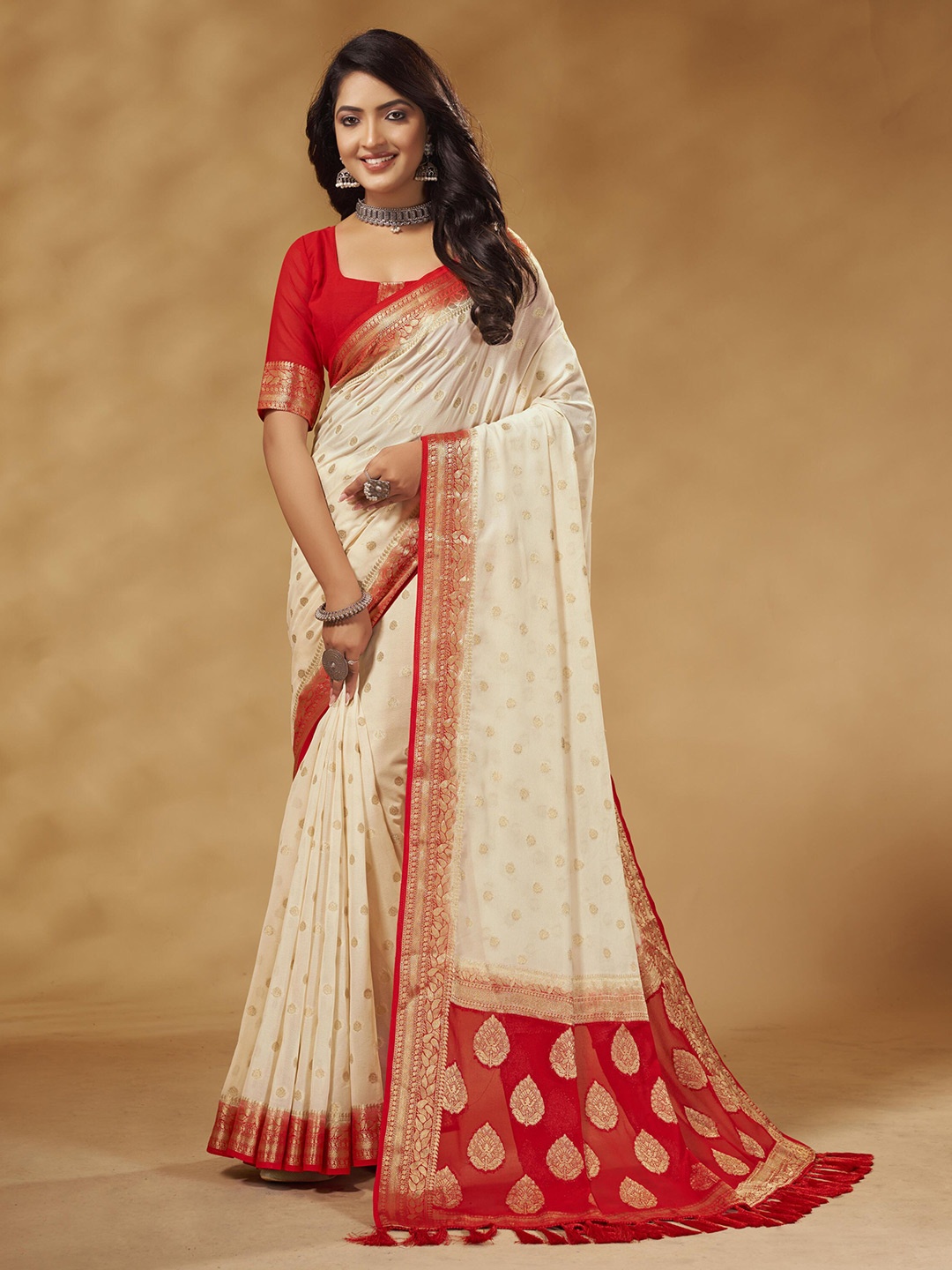 

DIVASTRI Pure Georgette Banarasi Saree, White