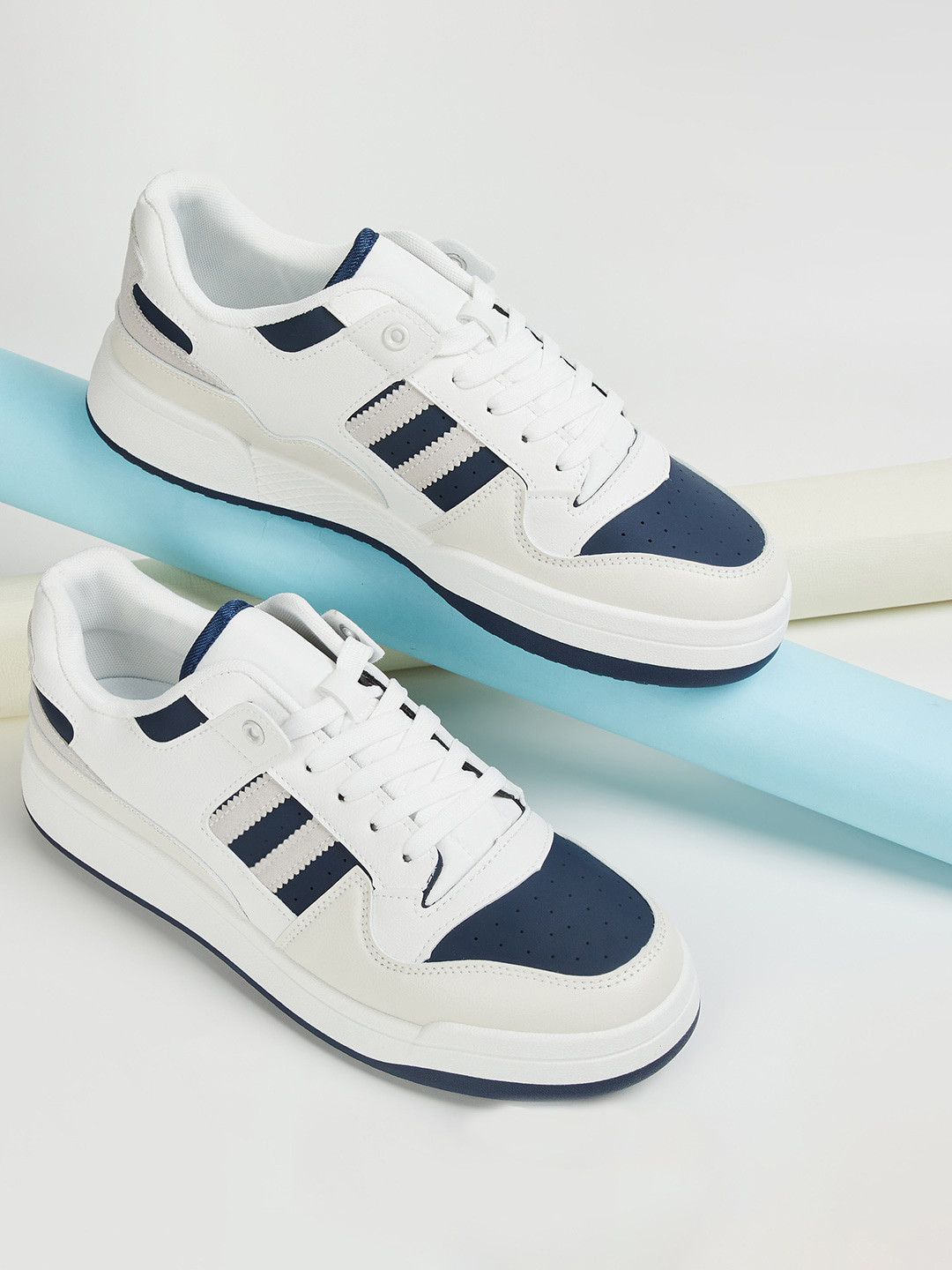 

Forca by Lifestyle Men Colourblocked Comfort Insole Sneakers, White