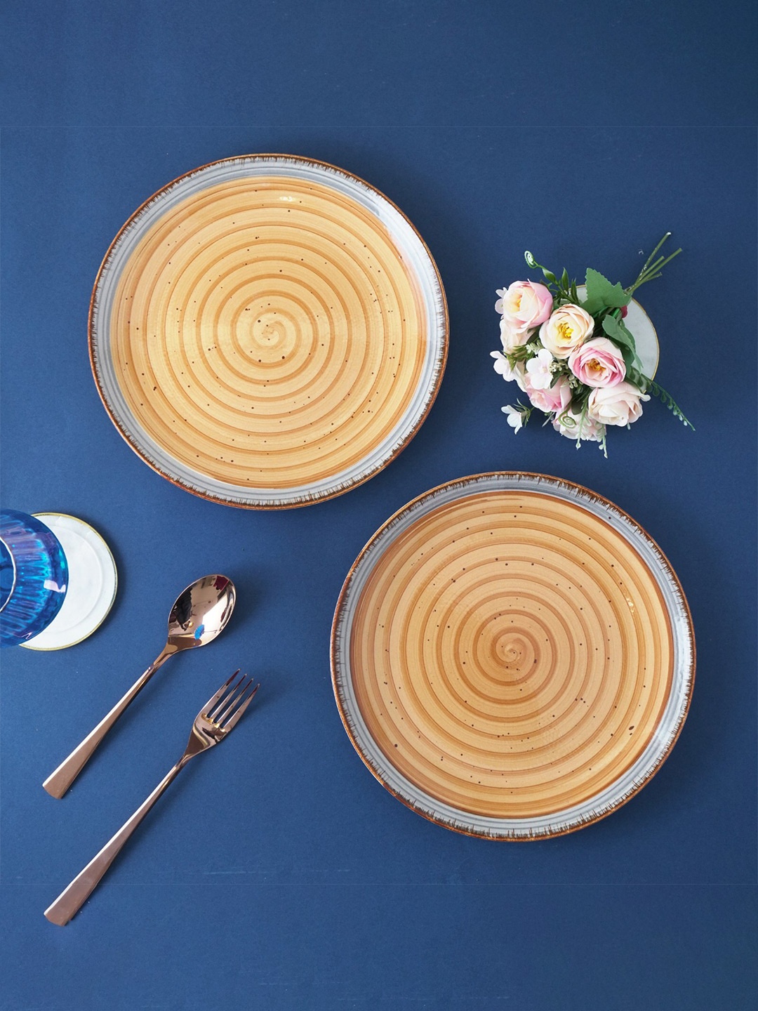 

The Decor Mart 2 Pieces Brown Swirl Ceramic Matte Plates