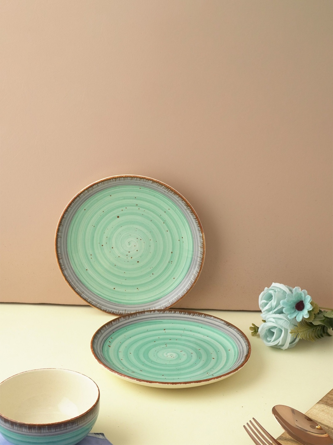 

The Decor Mart Green & Coffee Brown 2 Pieces Ceramic Matte Plates