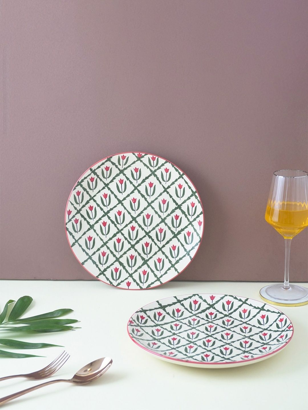 

The Decor Mart White & Pink 2 Pieces Printed Ceramic Matte Plates