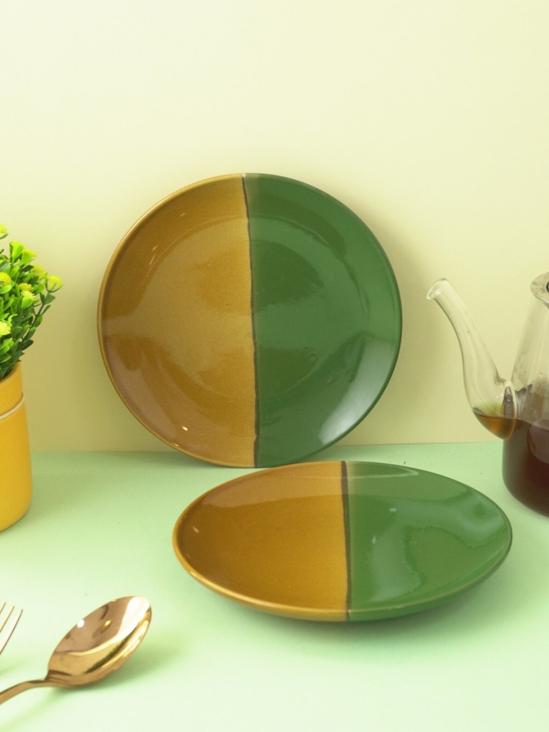 

The Decor Mart Yellow & Green 2 Pieces Ceramic Matte Plates