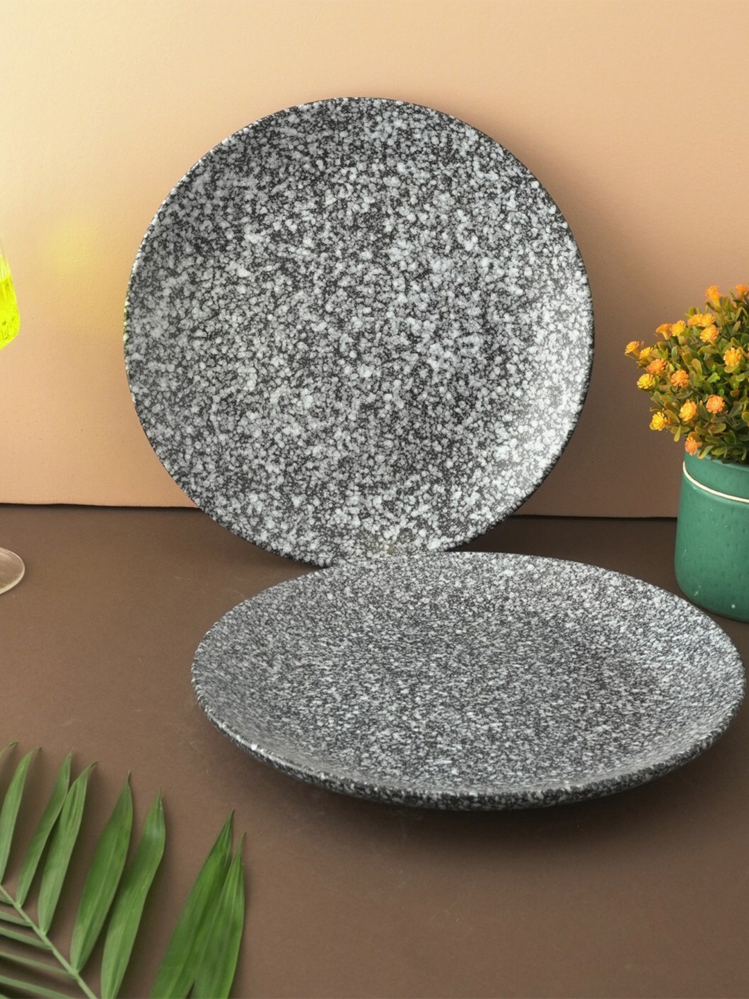 

The Decor Mart Black & White 2 Pieces Ceramic Matte Plates
