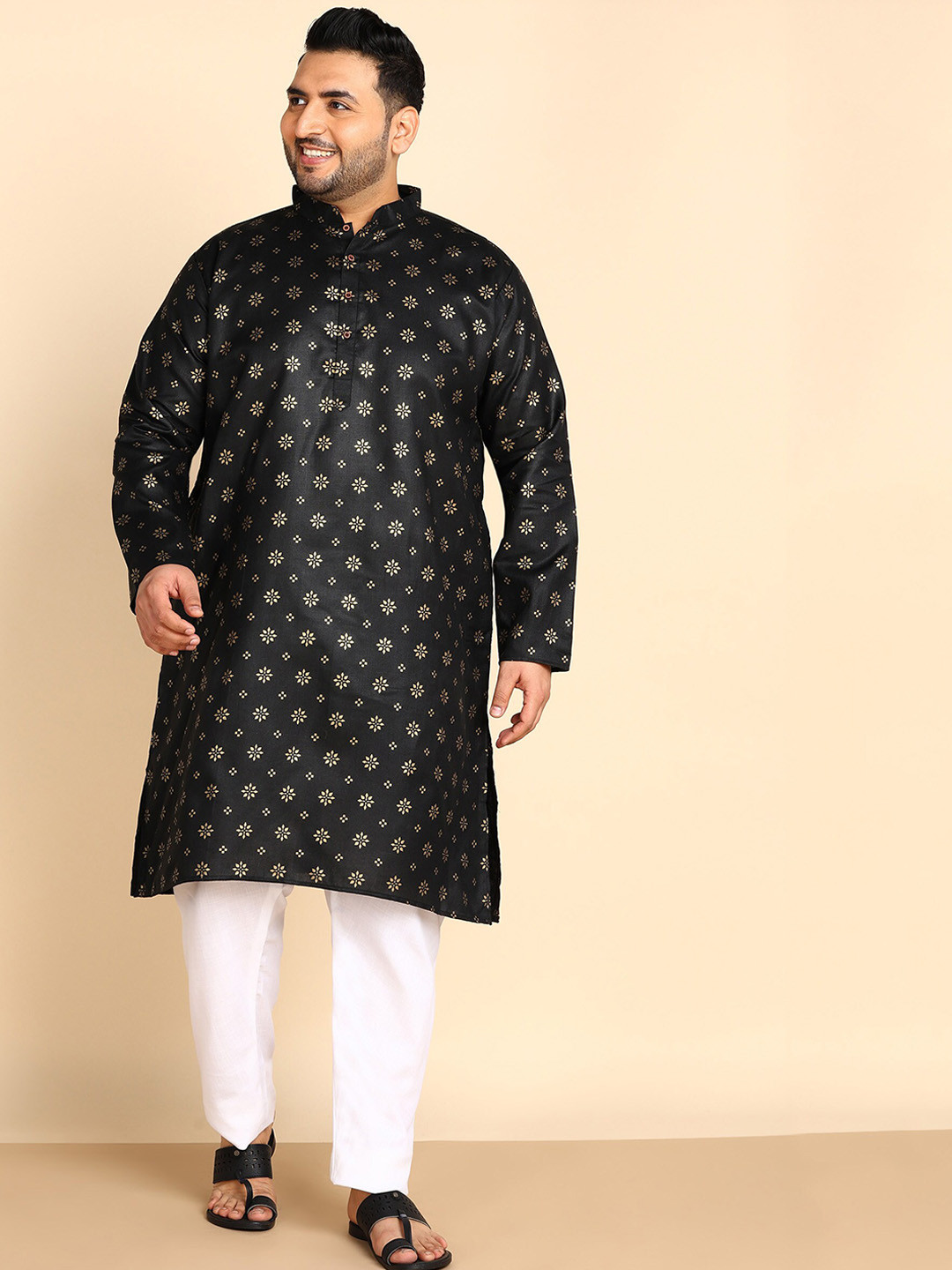 

Sztori Plus Size Ethnic Motifs Printed Mandarin Collar Straight Kurta with Pyjama, Black