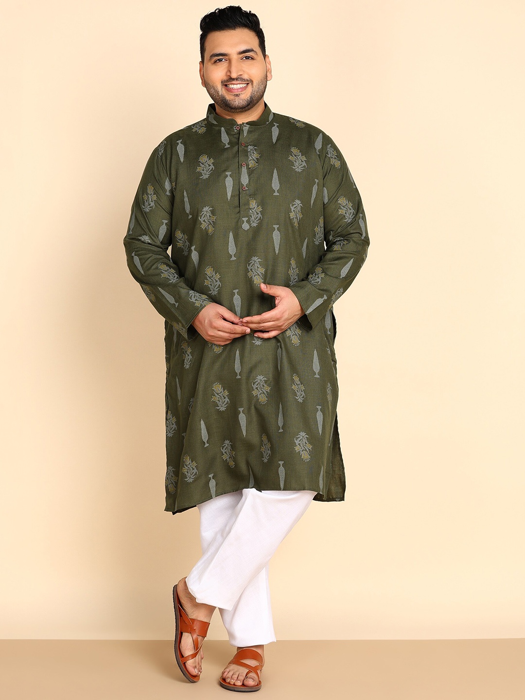 

Sztori Plus Size Floral Printed Straight Kurta with Pyjamas, Green