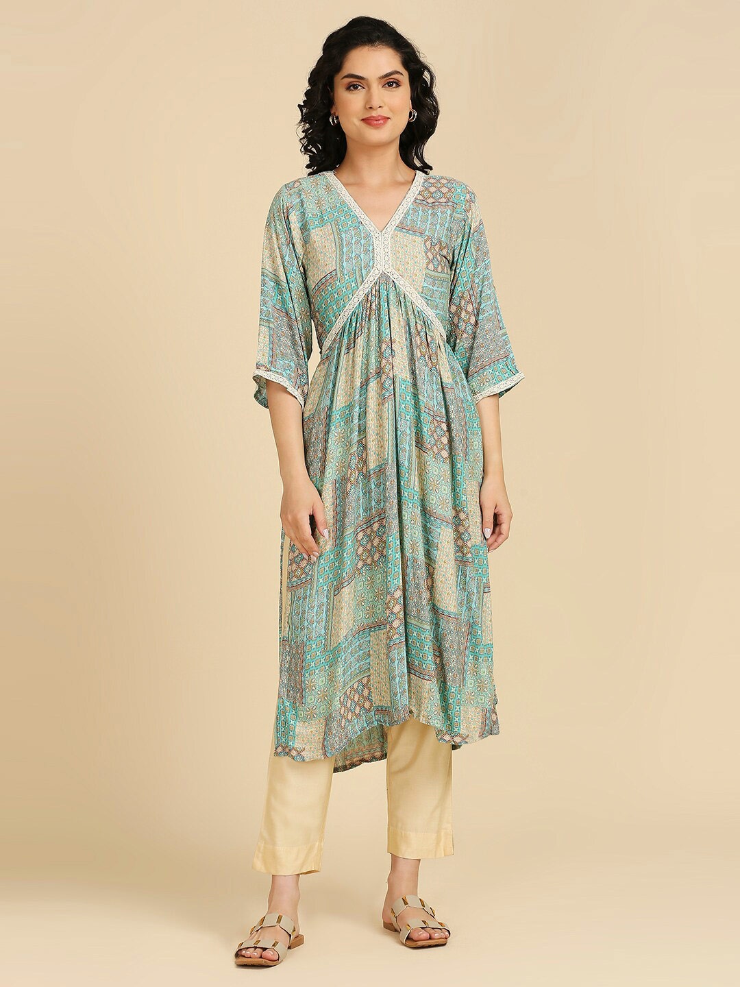 

GUFRINA Ethnic Motif Printed V-Neck Empire Kurta, Blue