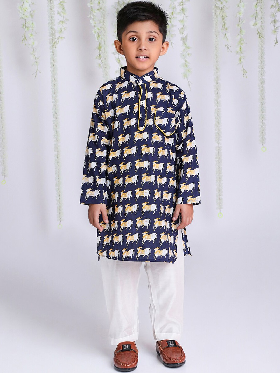 

KID1 Boys Conversational Printed Kurta With Pyjamas, Navy blue