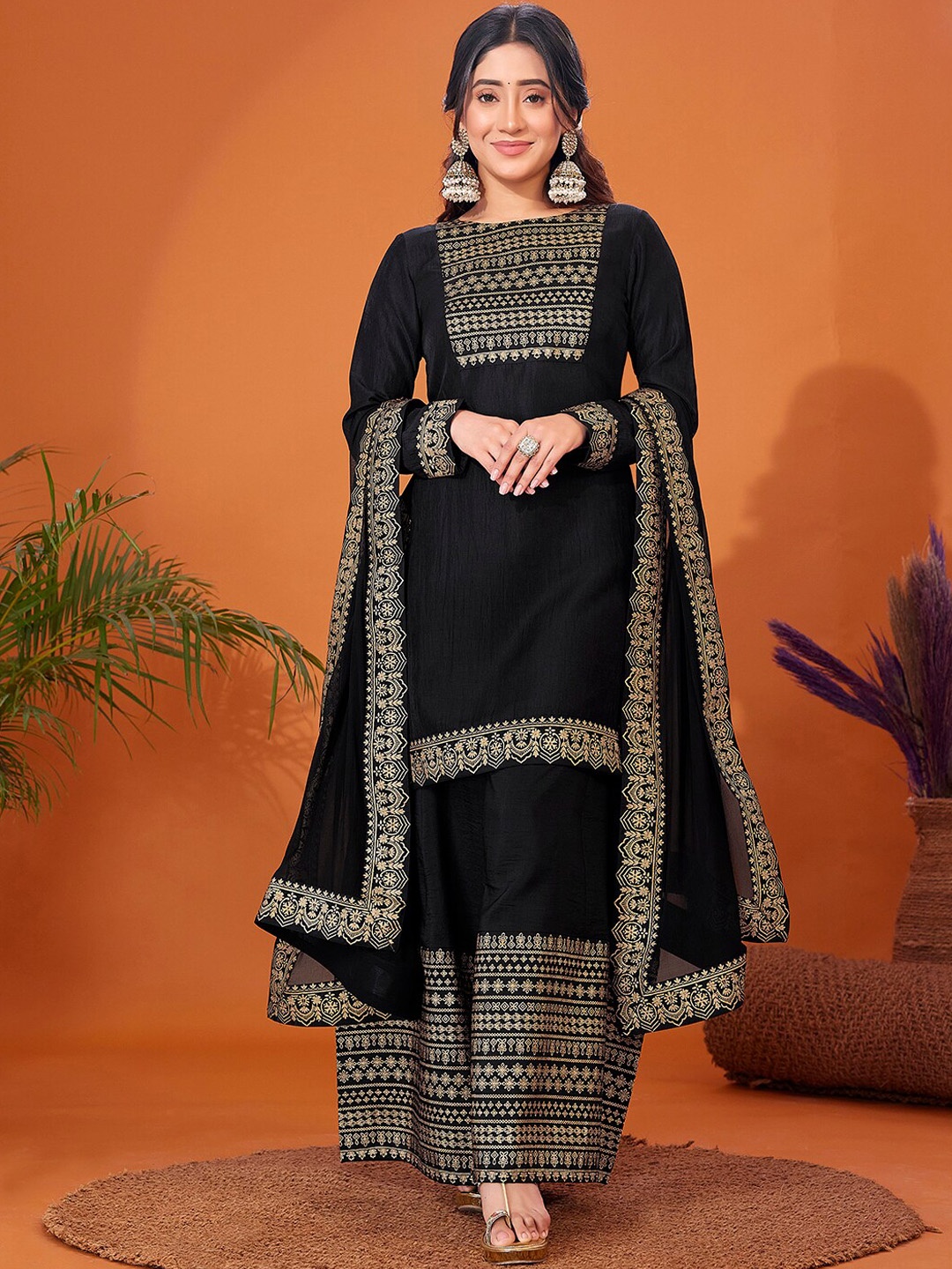 

SKYLEE Ethnic Motifs Printed Regular Kurta With Trousers & Dupatta, Black