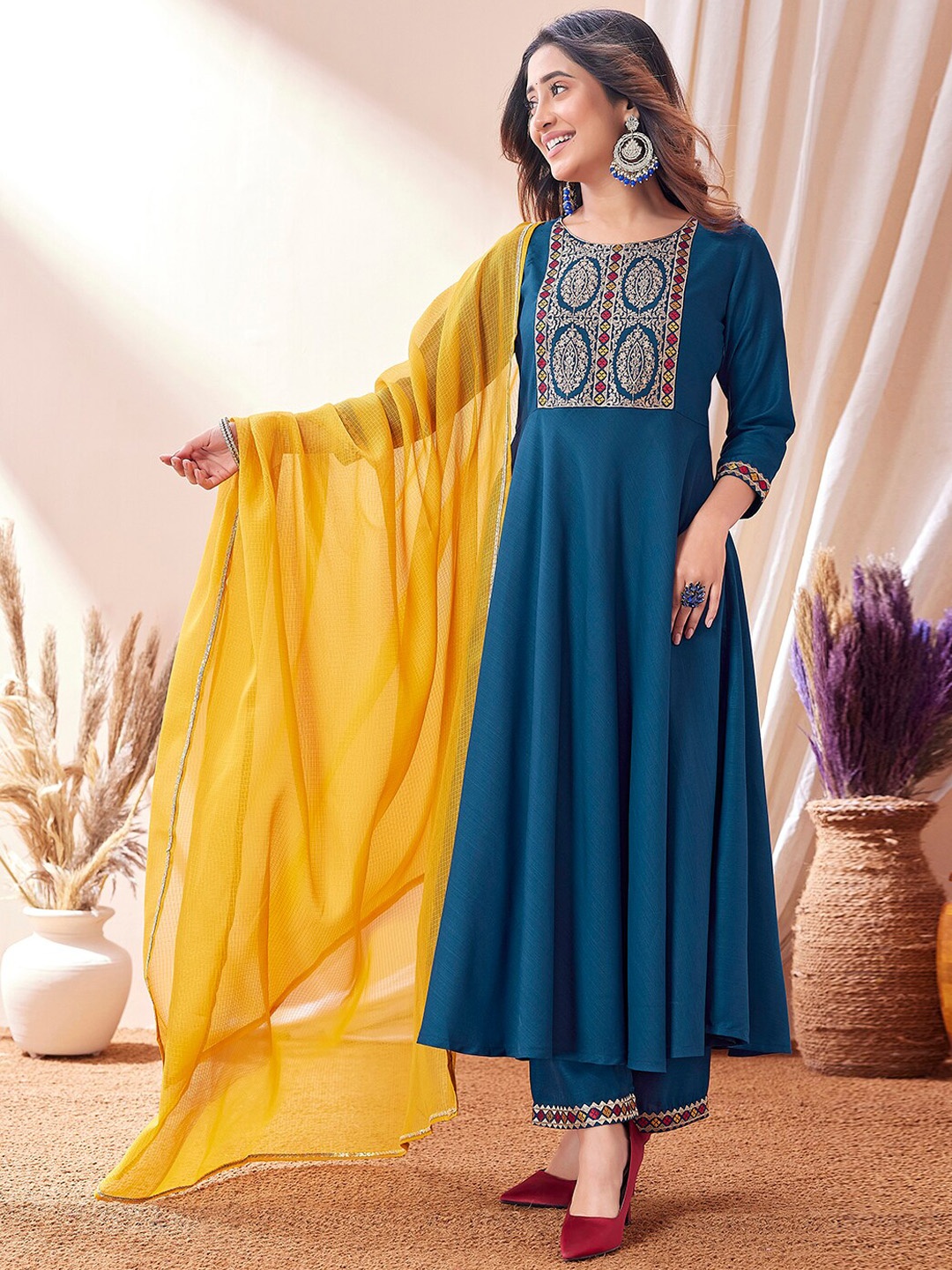 

SKYLEE Ethnic Motifs Embroidered Anarkali Kurta With Trousers & Dupatta, Teal