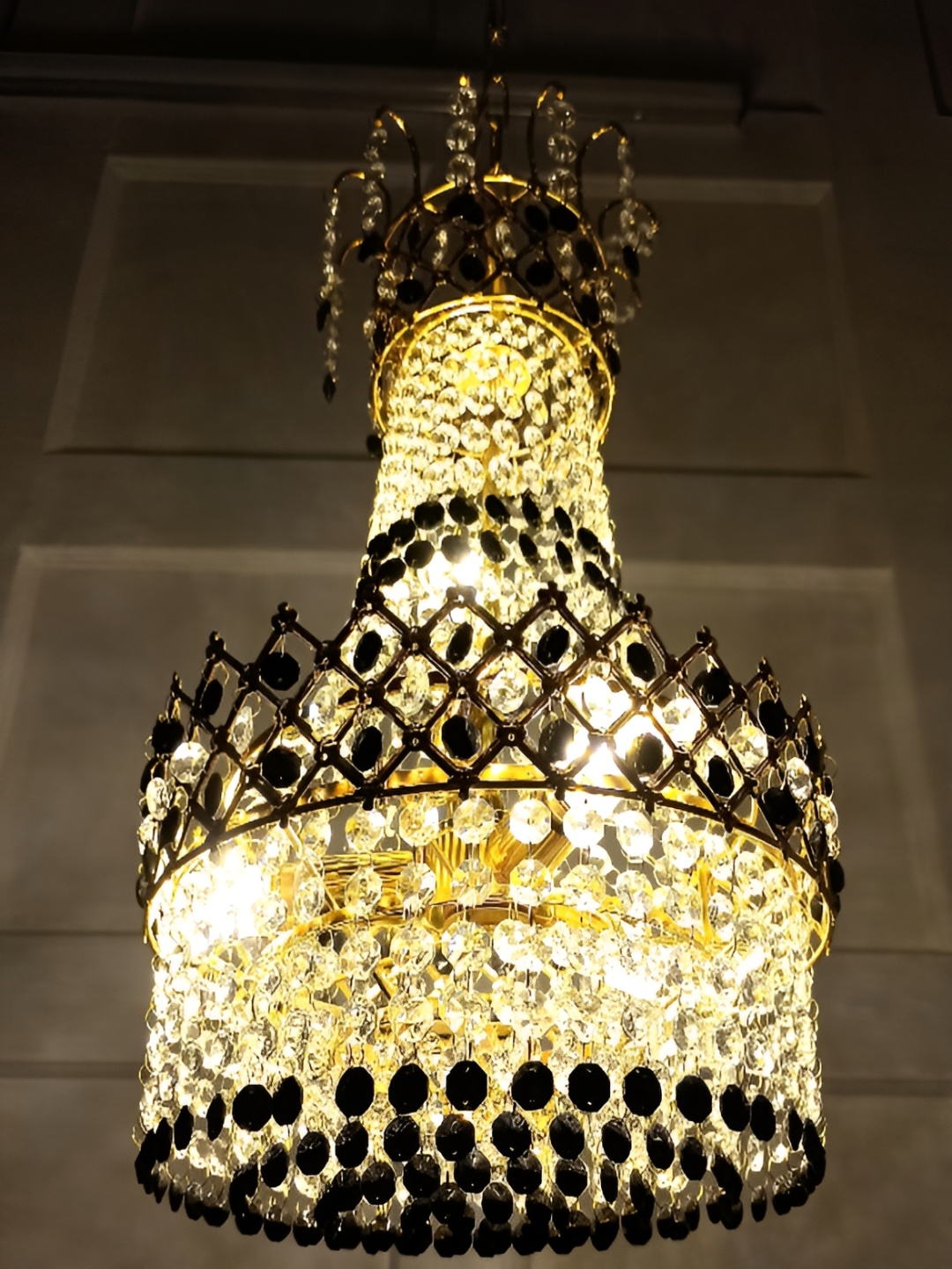 

SHRI MAHAL ANTIQUES Gold-Toned & Black Crystal Chandelier Light Lamp With Bulb